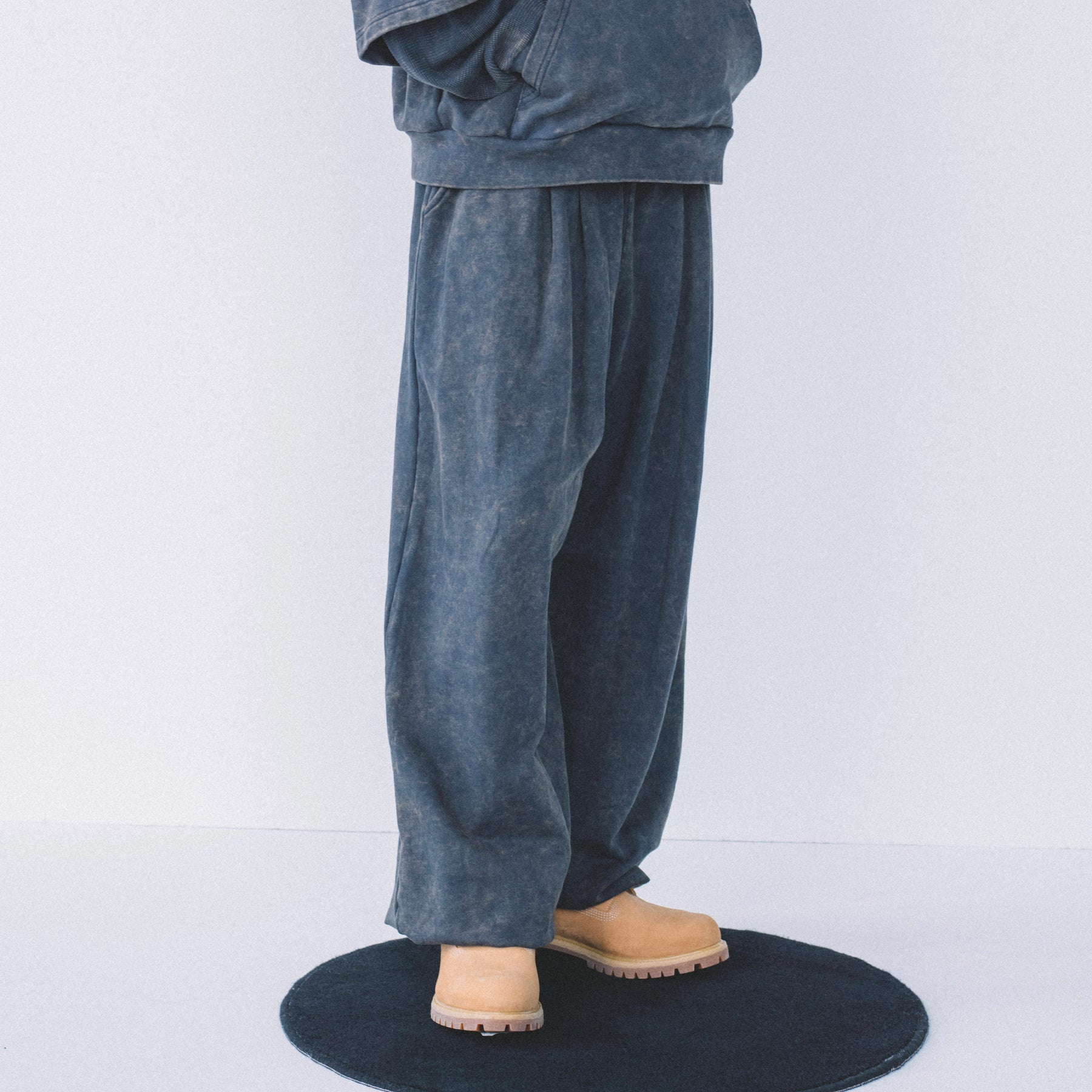 INTODUSK / GATHER DRAWSTRING SWEAT PANT WASHED NAVY