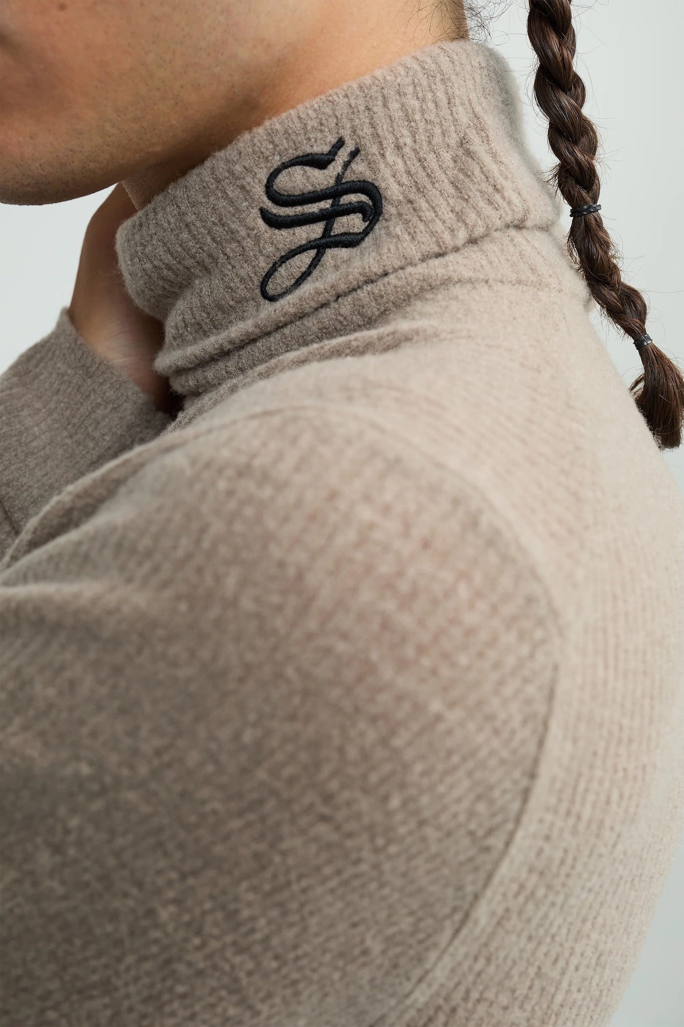 1313 SELAH / 1313 TURTLENECK RIB TAUPE