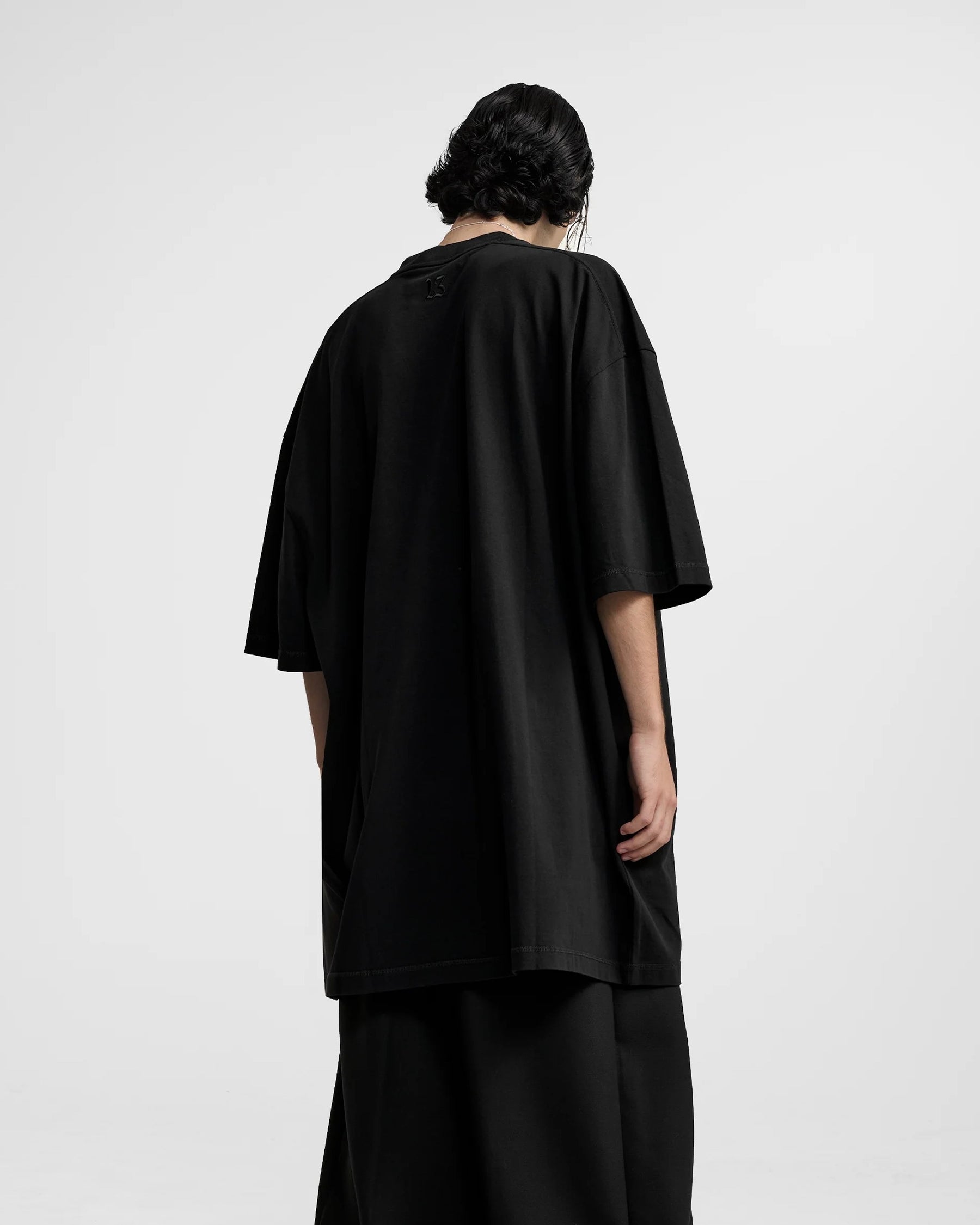 1313 SELAH / MASSIVO TEE BLACK