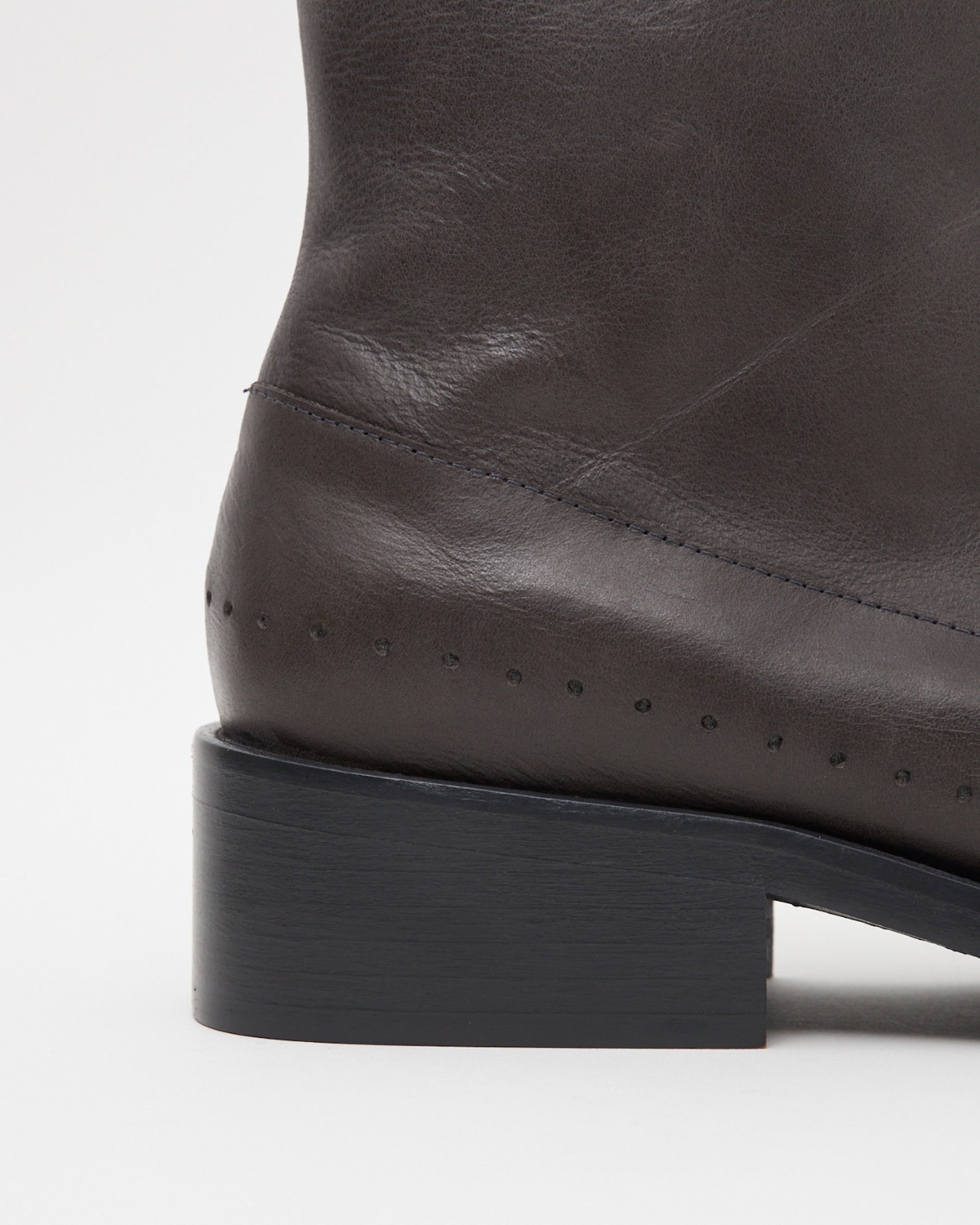 JEONGLI / COVE BOOTS (PARACIA × JEONGLI) CHARCOAL