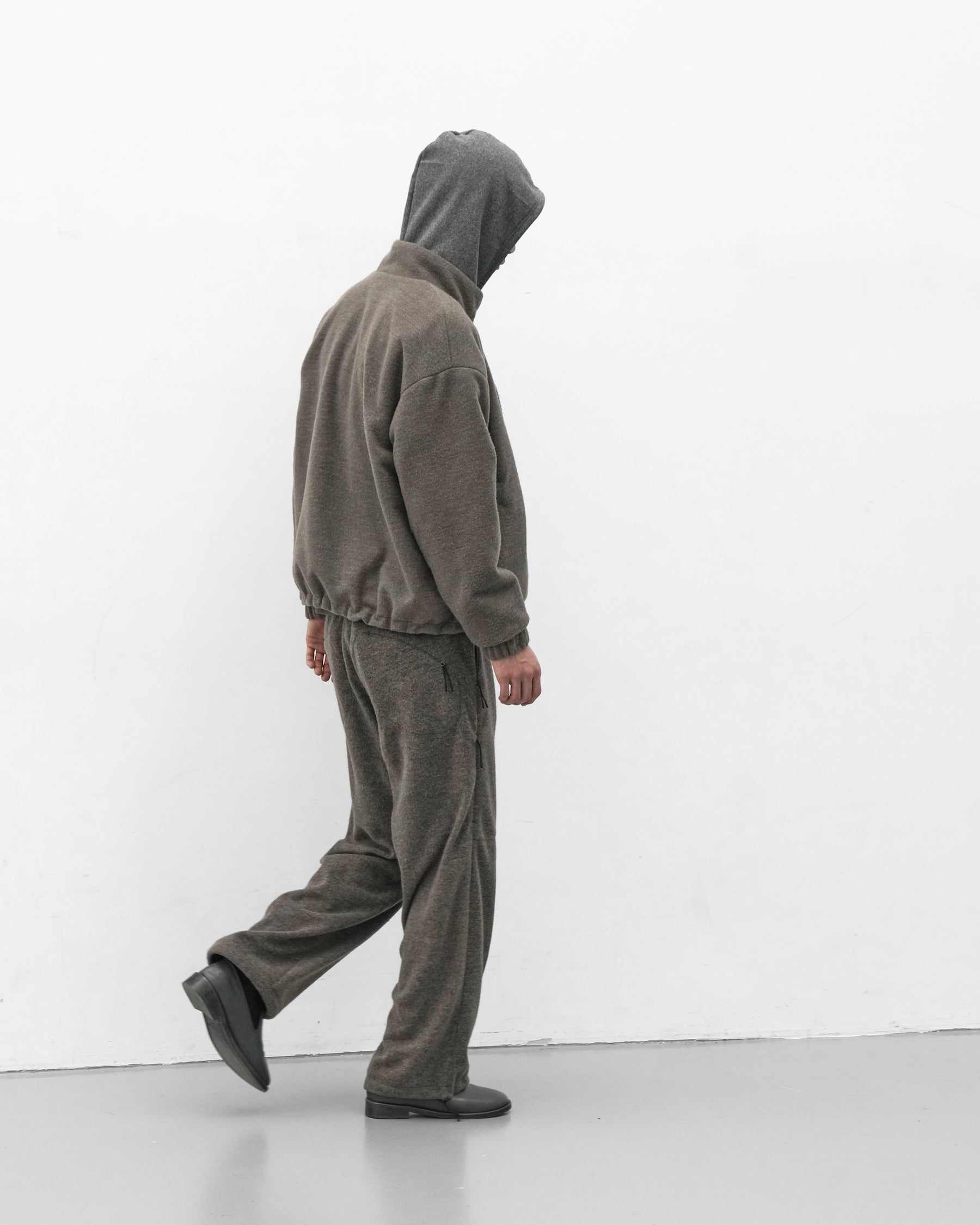 JEONGLI / RIVER SWEAT PANTS BROWN