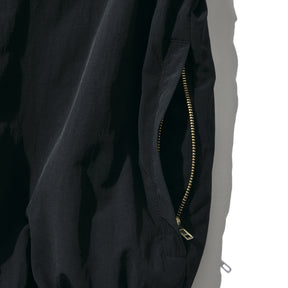 <span style="color: #f50b0b;">Last One</span>  INTODUSK / ROUNDED ZIP UP PITCH BLACK