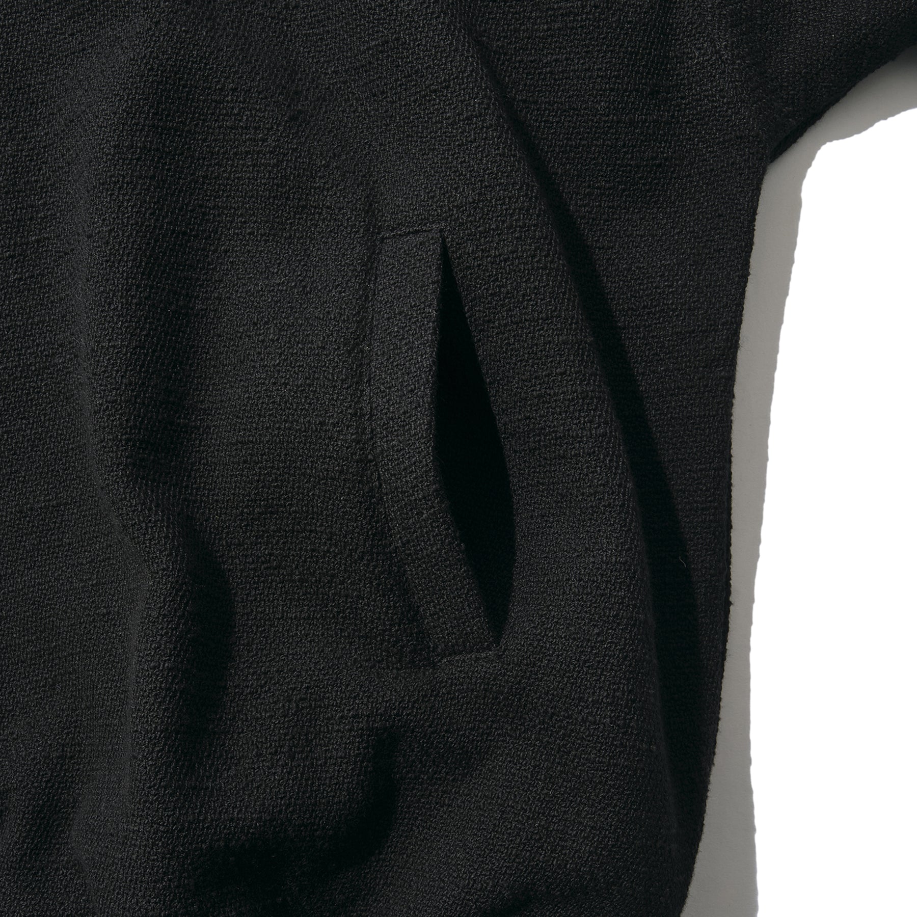 INTODUSK / ECHO HALF ZIP BLACK