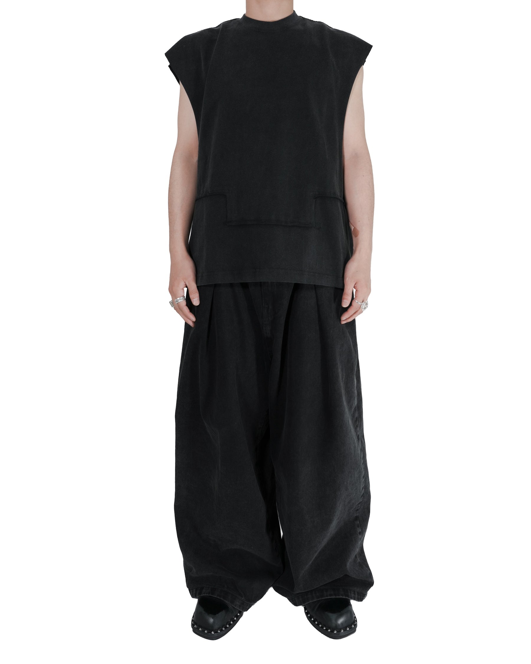 LUXENBURG / SHREDDED CASTLE TANK CHARCOAL