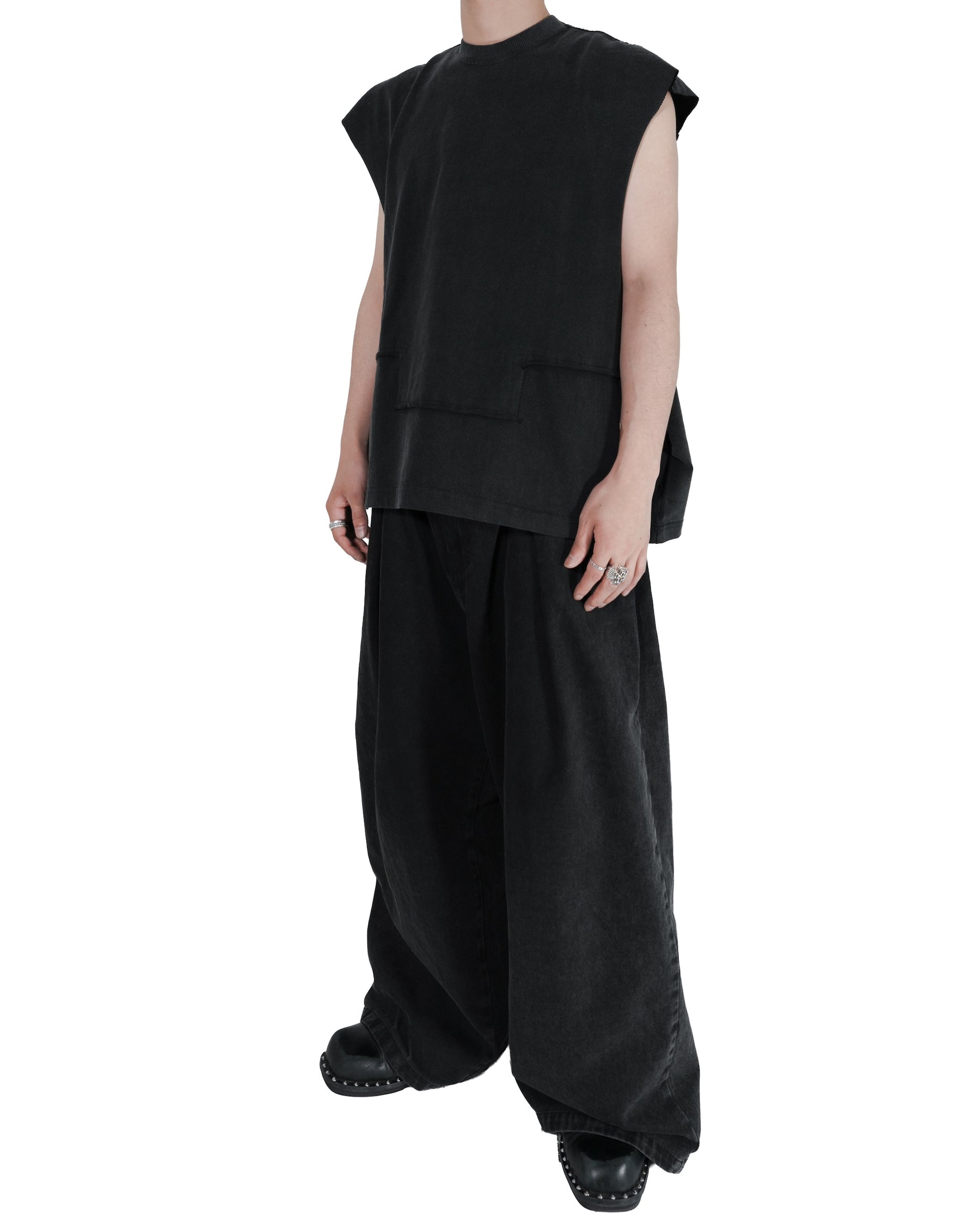 LUXENBURG / SHREDDED CASTLE TANK CHARCOAL