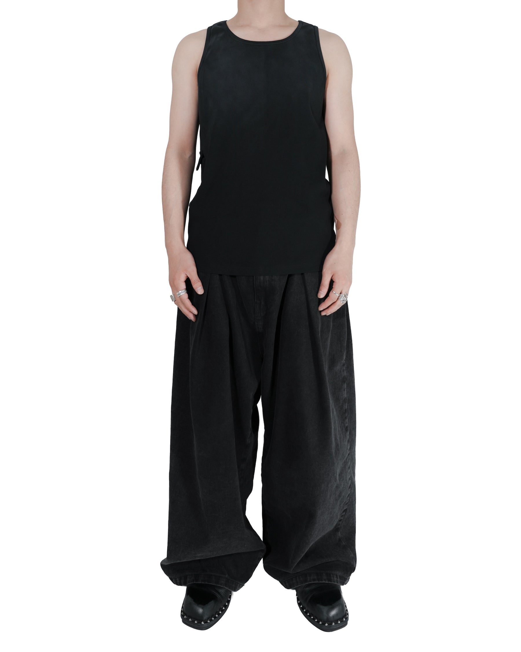 LUXENBURG / GALLERY TANK AGED SUNNED BLACK