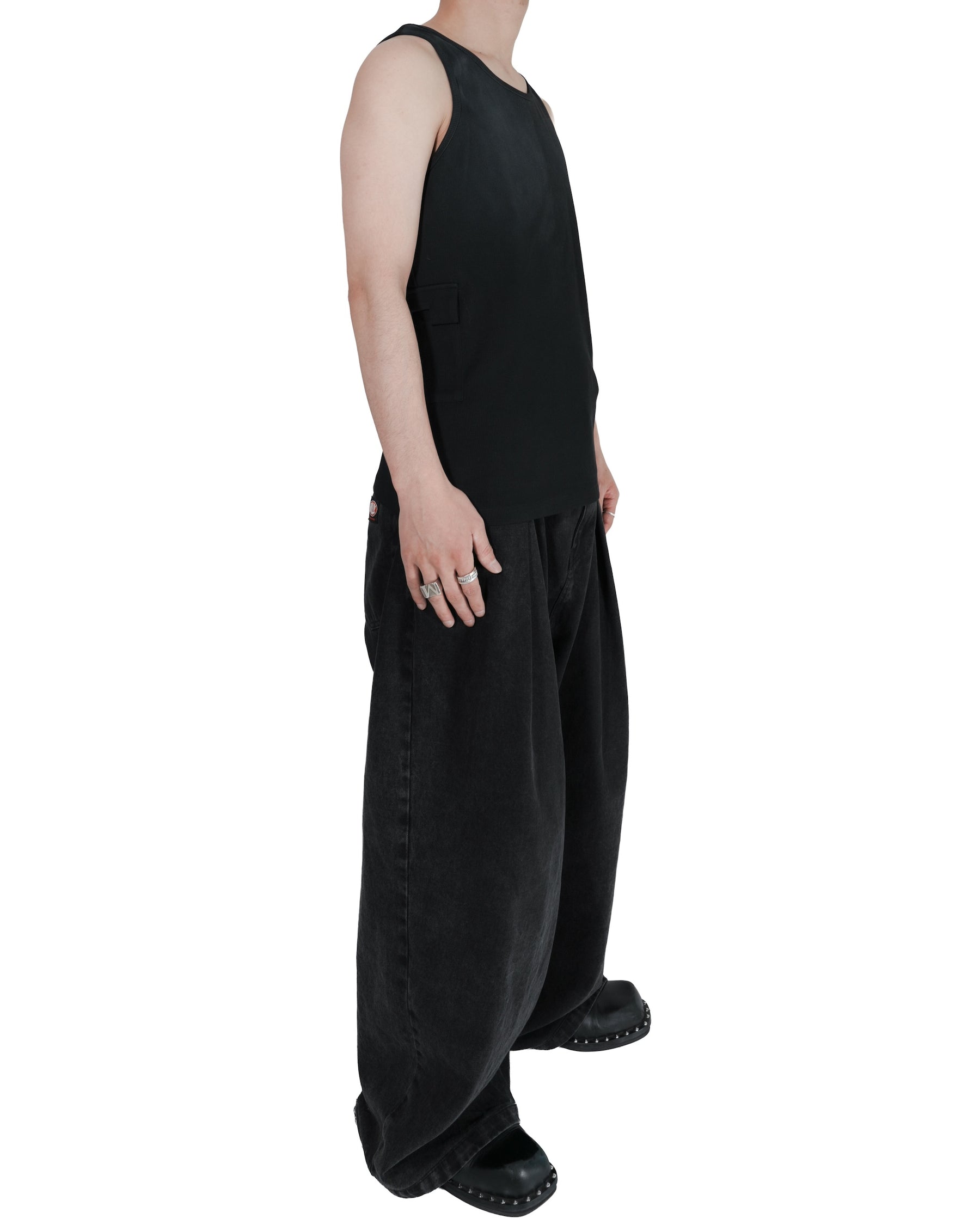 LUXENBURG / GALLERY TANK AGED SUNNED BLACK