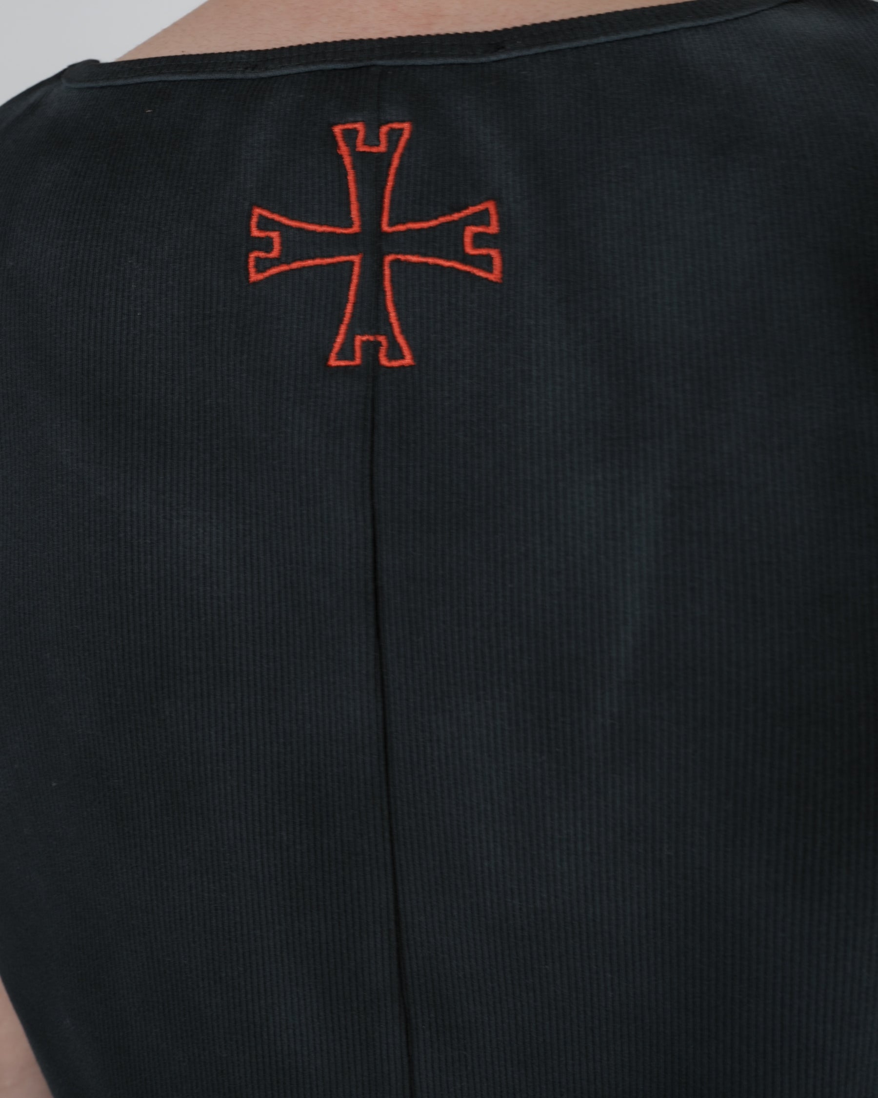 LUXENBURG / GALLERY TANK AGED SUNNED BLACK