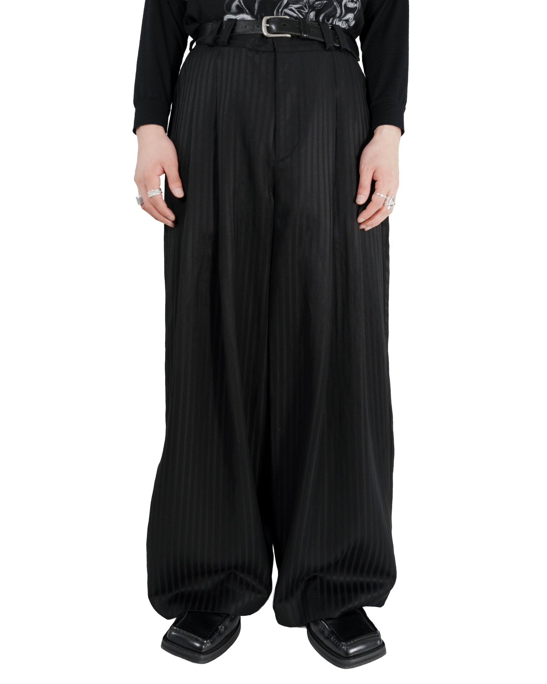 <span style="color: #f50b0b;">Last One</span> 1313 SELAH / MYKLO SUIT PANT BLACK “TONAL PINSTRIPE”