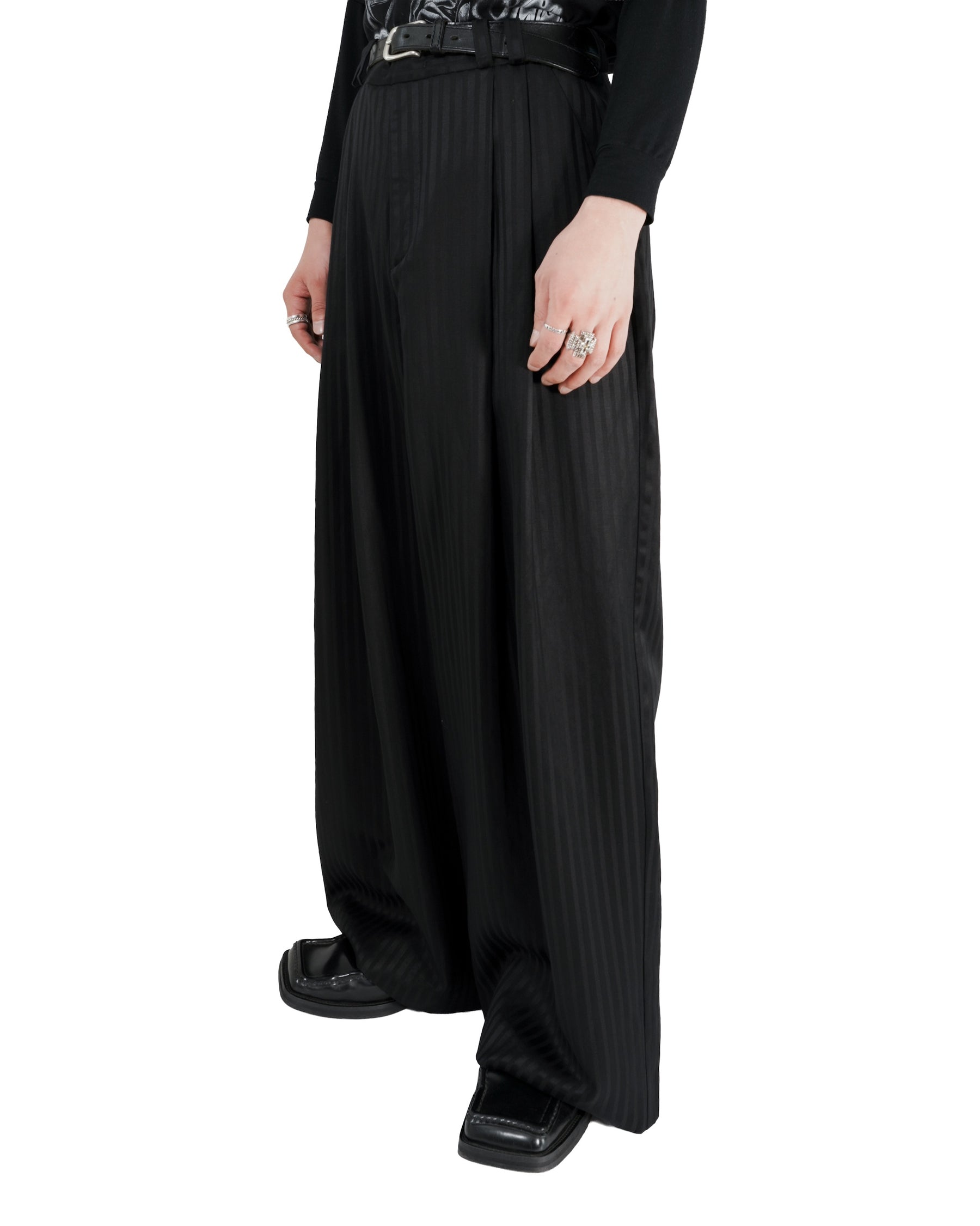 <span style="color: #f50b0b;">Last One</span> 1313 SELAH / MYKLO SUIT PANT BLACK “TONAL PINSTRIPE”