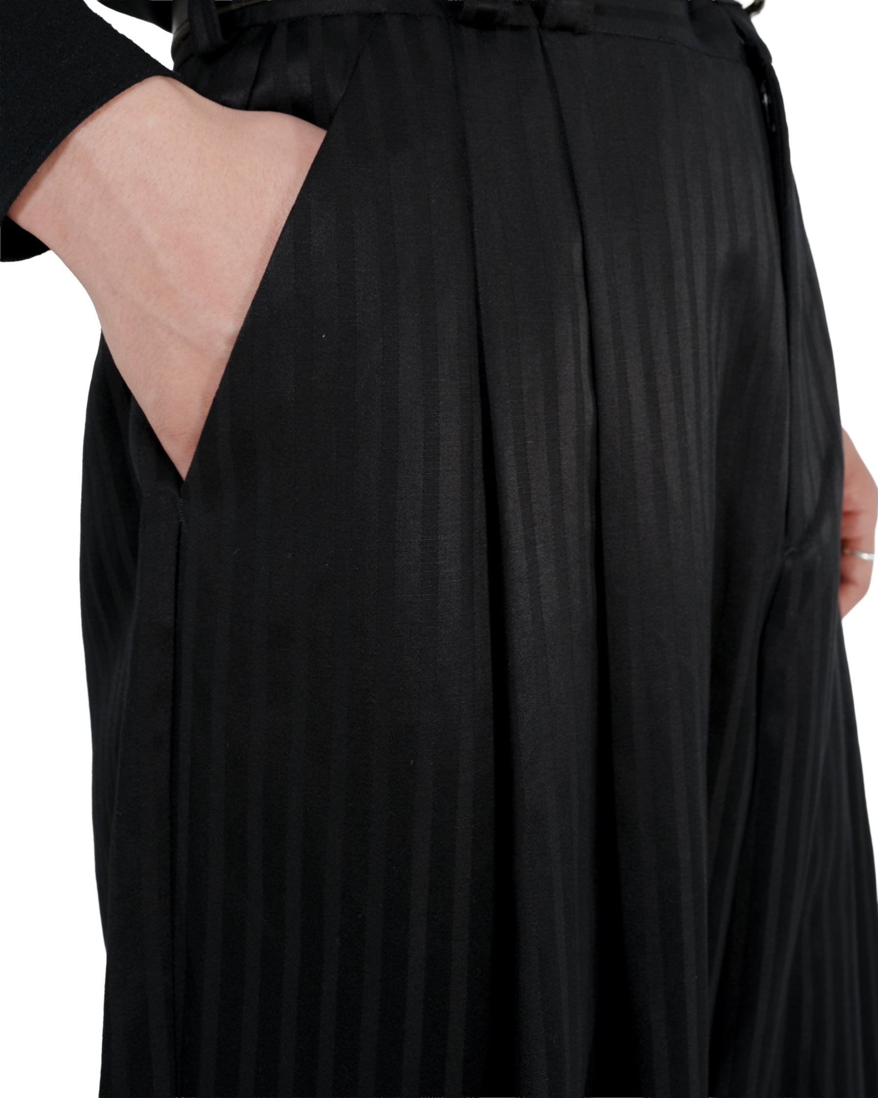 <span style="color: #f50b0b;">Last One</span> 1313 SELAH / MYKLO SUIT PANT BLACK “TONAL PINSTRIPE”