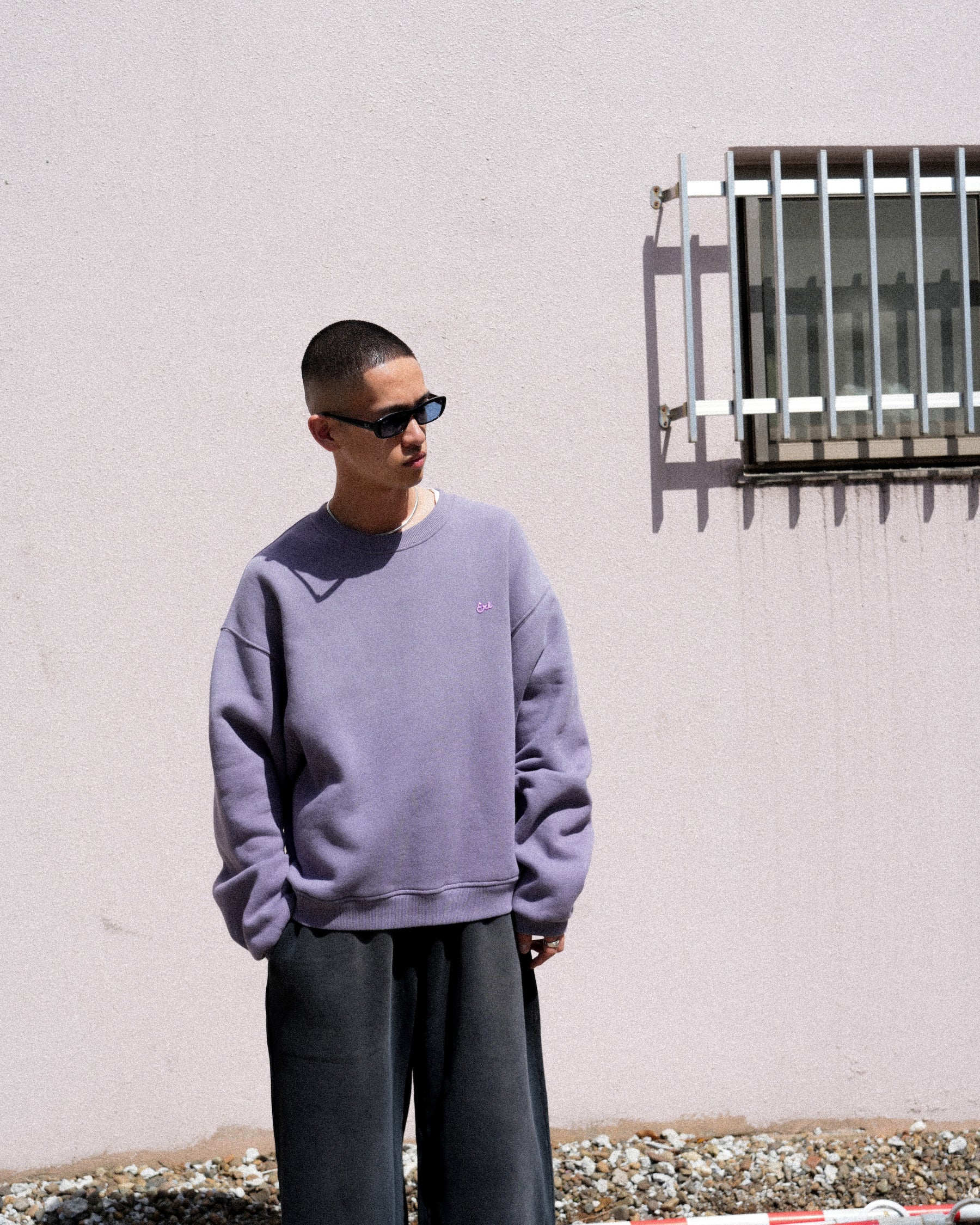 <span style="color: #f50b0b;">Last One</span> ERL / UNISEX SCRIPT CREWNECK SWEATSHIRT KNIT PURPLE