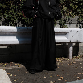 INTODUSK / CLOAK TROUSERS PITCH BLACK