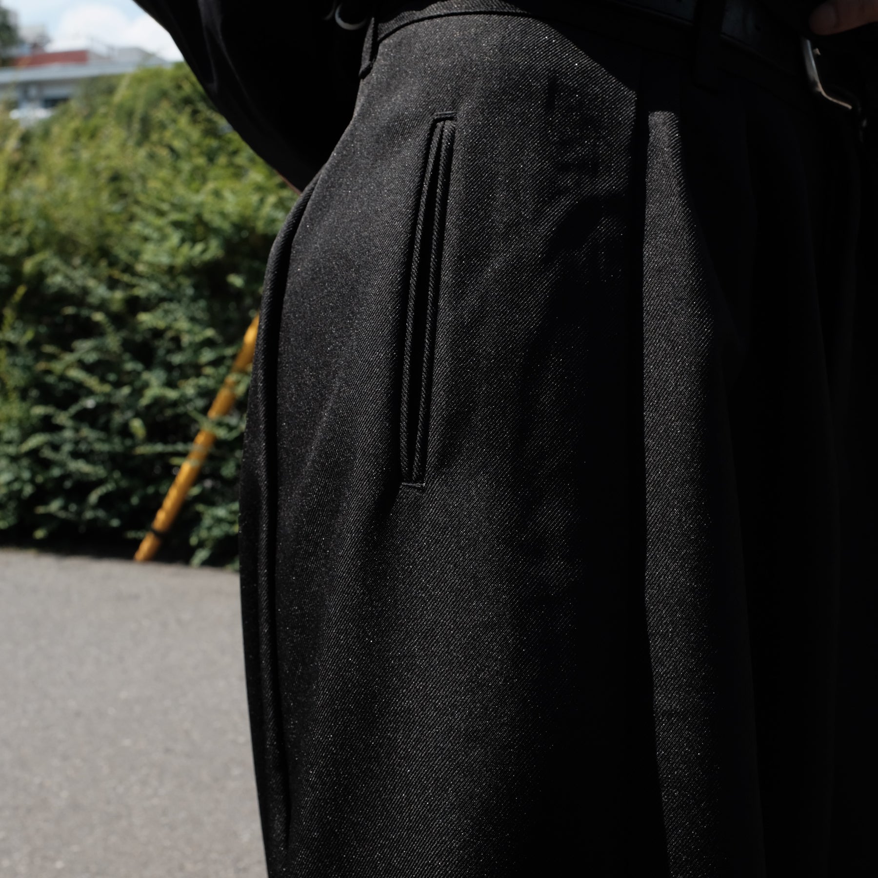 INTODUSK / CLOAK TROUSERS PITCH BLACK