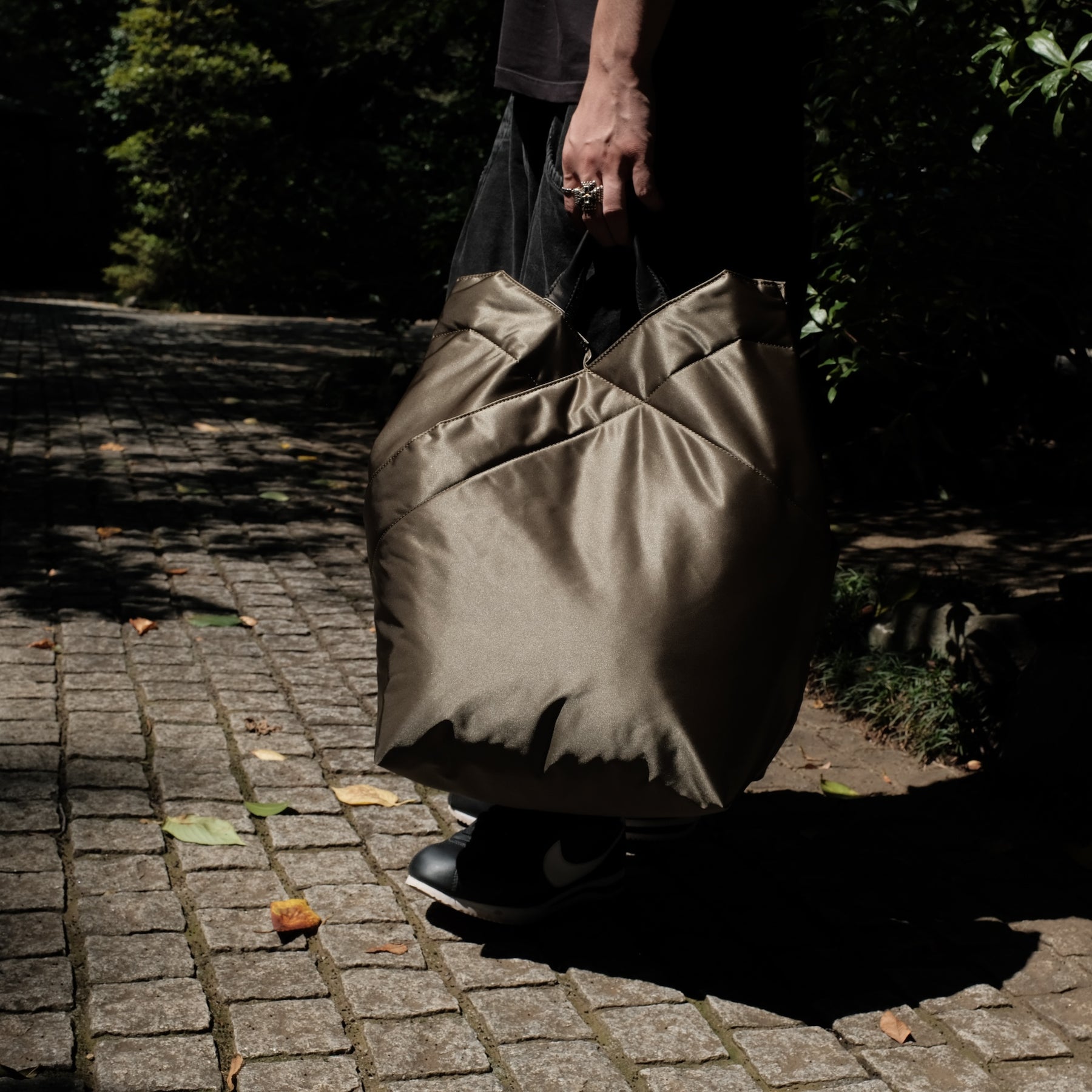 <span style="color: #f50b0b;">Last One</span> yorozu / BOND yorozu TOTE KHAKI