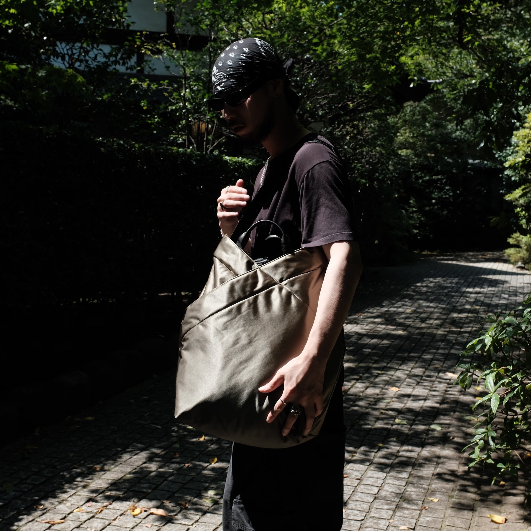 <span style="color: #f50b0b;">Last One</span> yorozu / BOND yorozu TOTE KHAKI