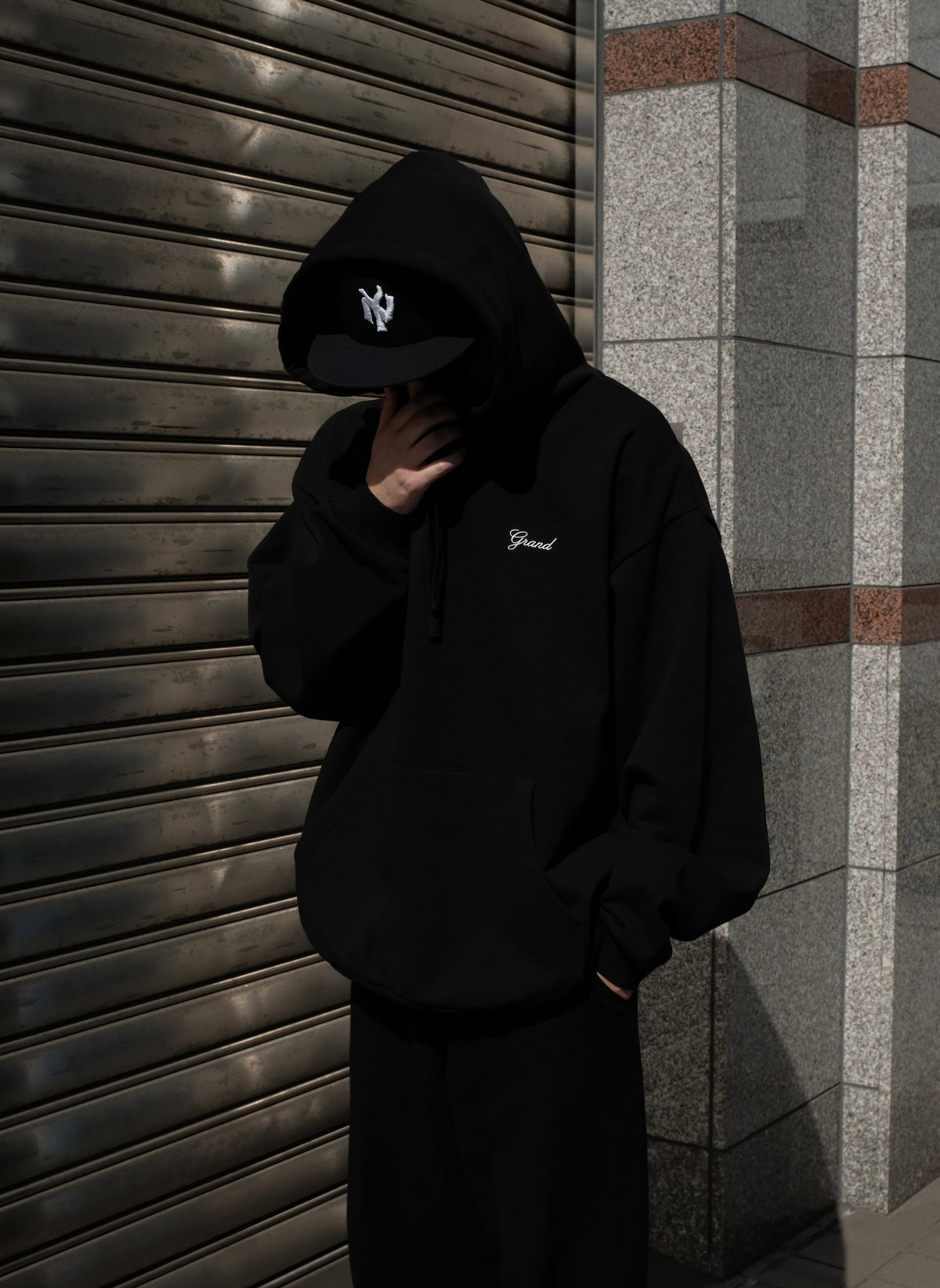 Grand Collection / SCRIPT HOODIE BLACK