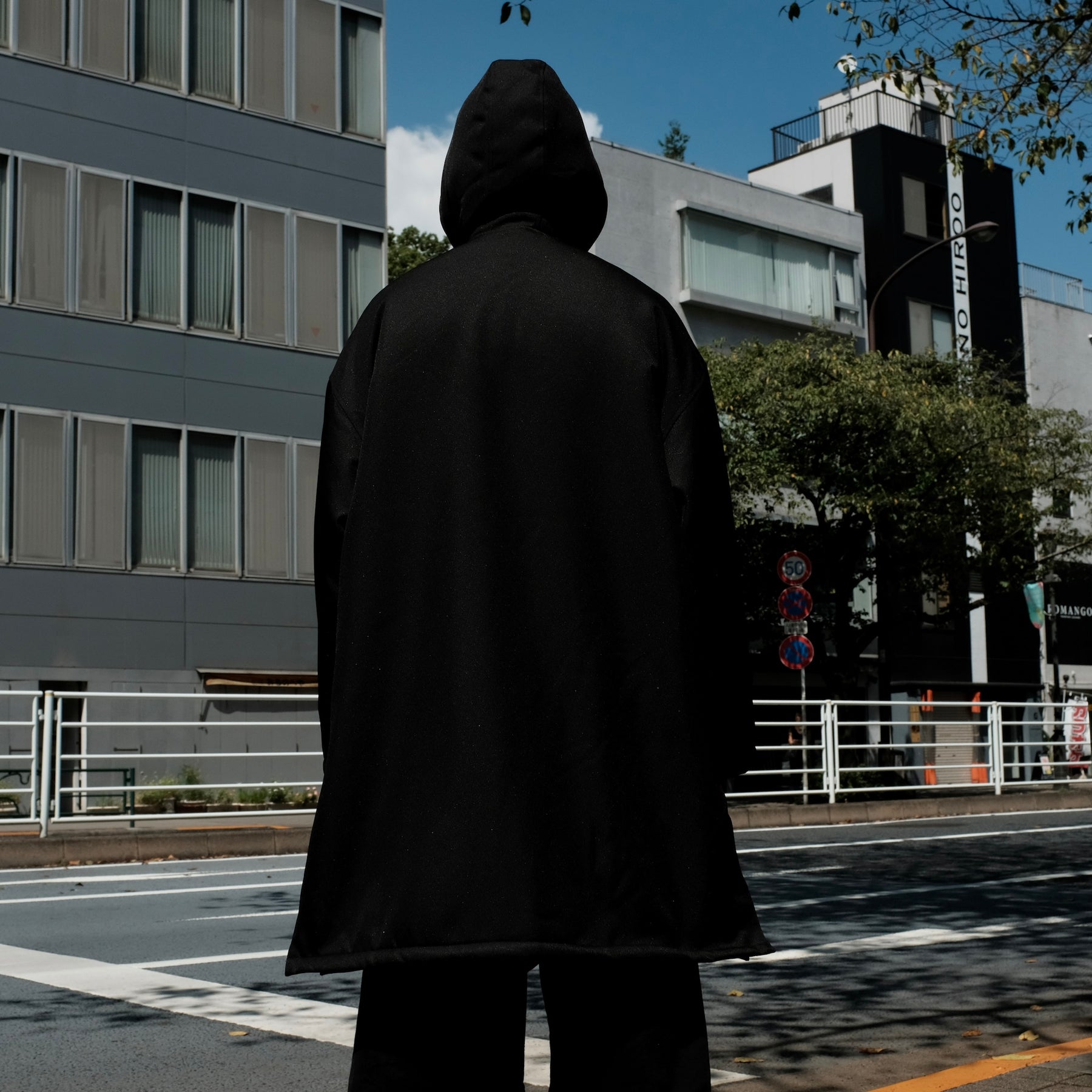 INTODUSK / CLOAK BOMBER COAT PITCH BLACK