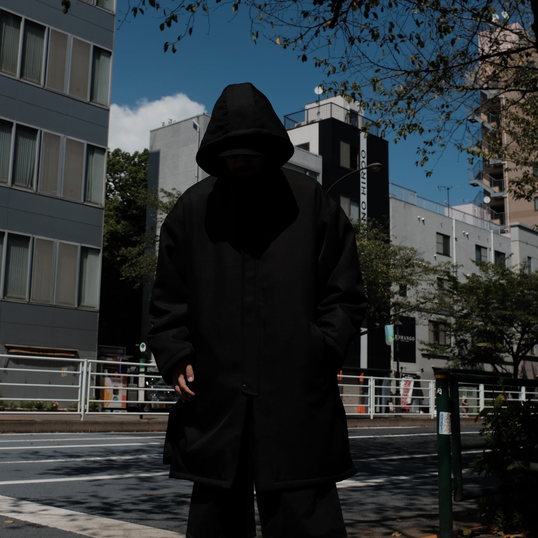 INTODUSK / CLOAK BOMBER COAT PITCH BLACK