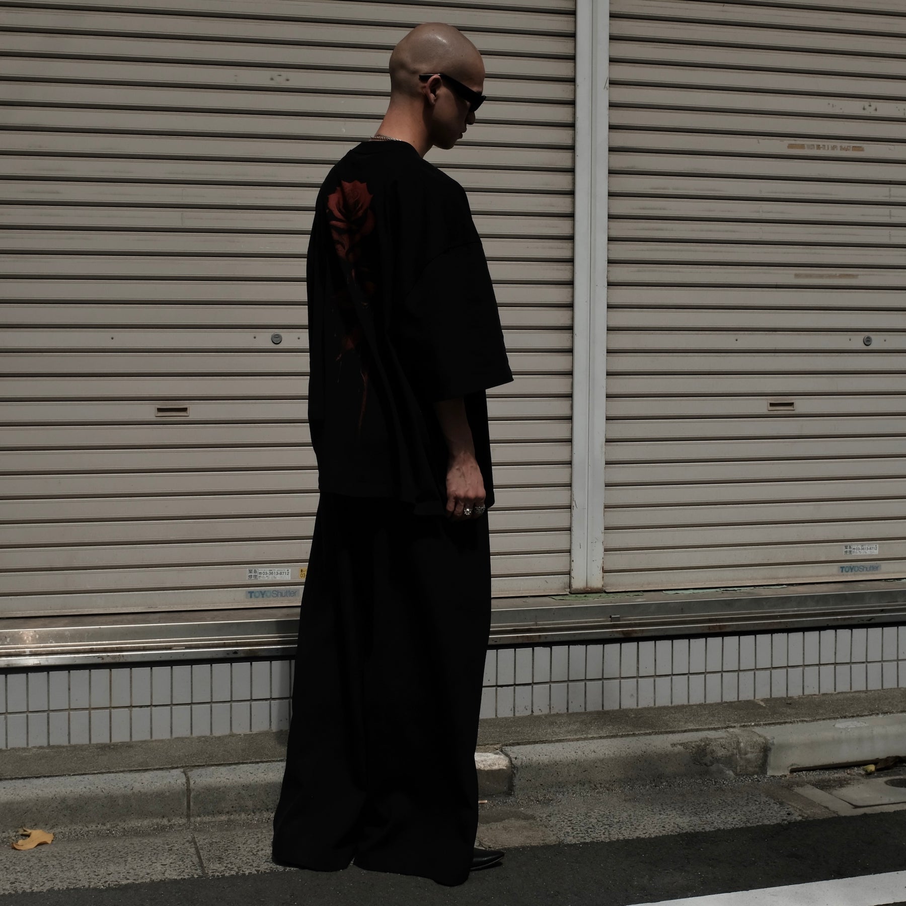 1313 SELAH / BLOOD ROSE ROSARIO TEE BLACK