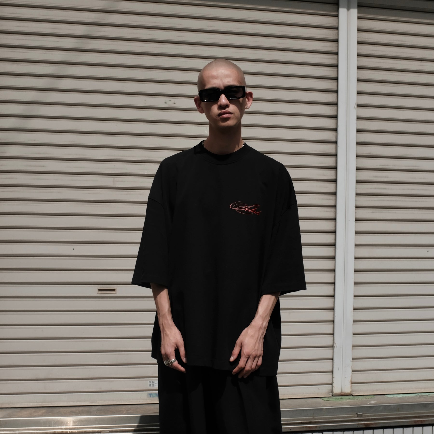 1313 SELAH / BLOOD ROSE ROSARIO TEE BLACK