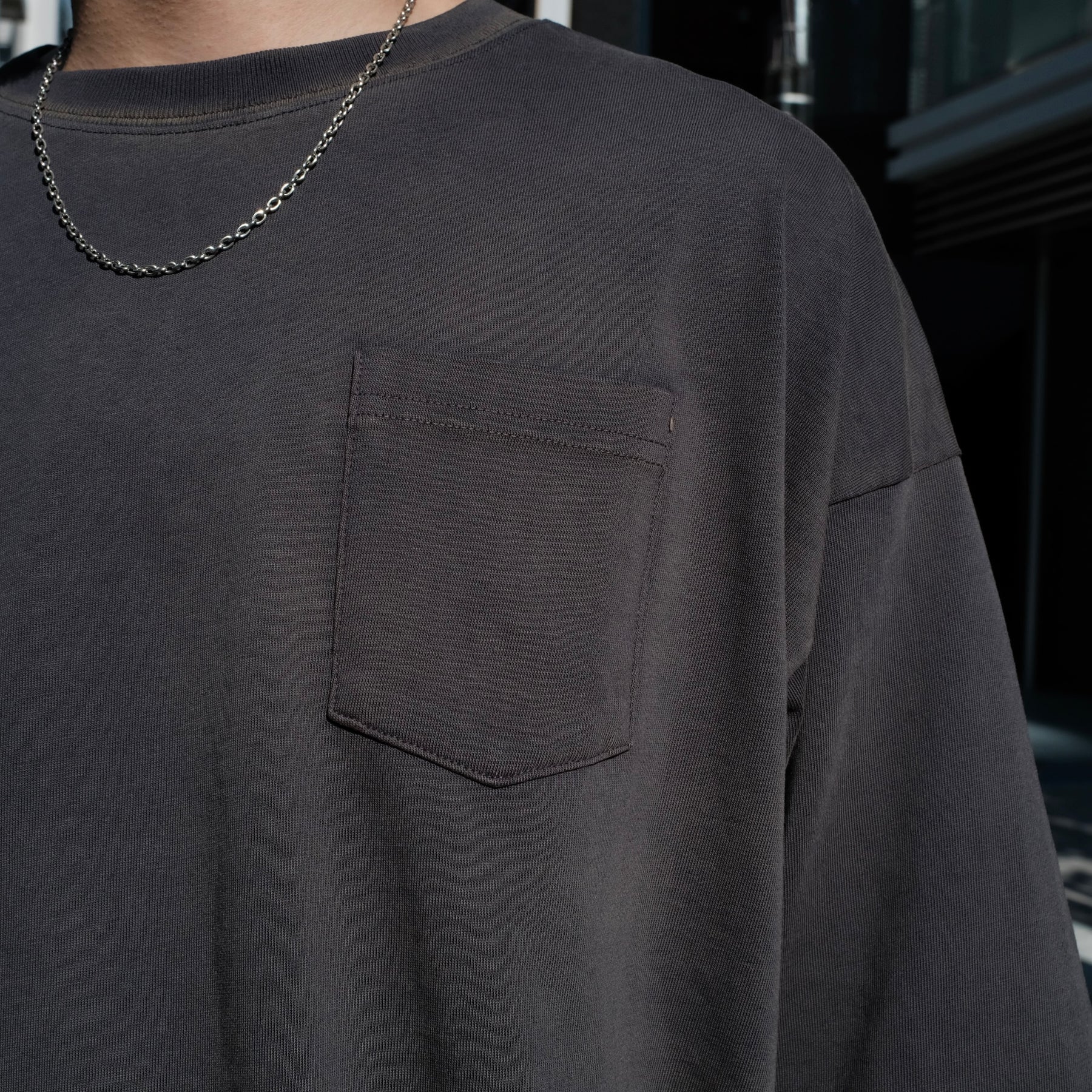 INTODUSK / OVERSIZED SS POCEKT T DARK NAVY