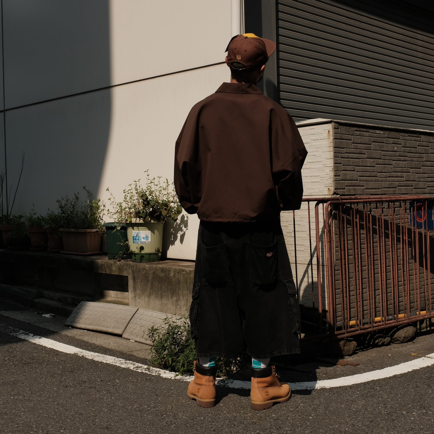 INTODUSK / OVERSIZED COACH BROWN