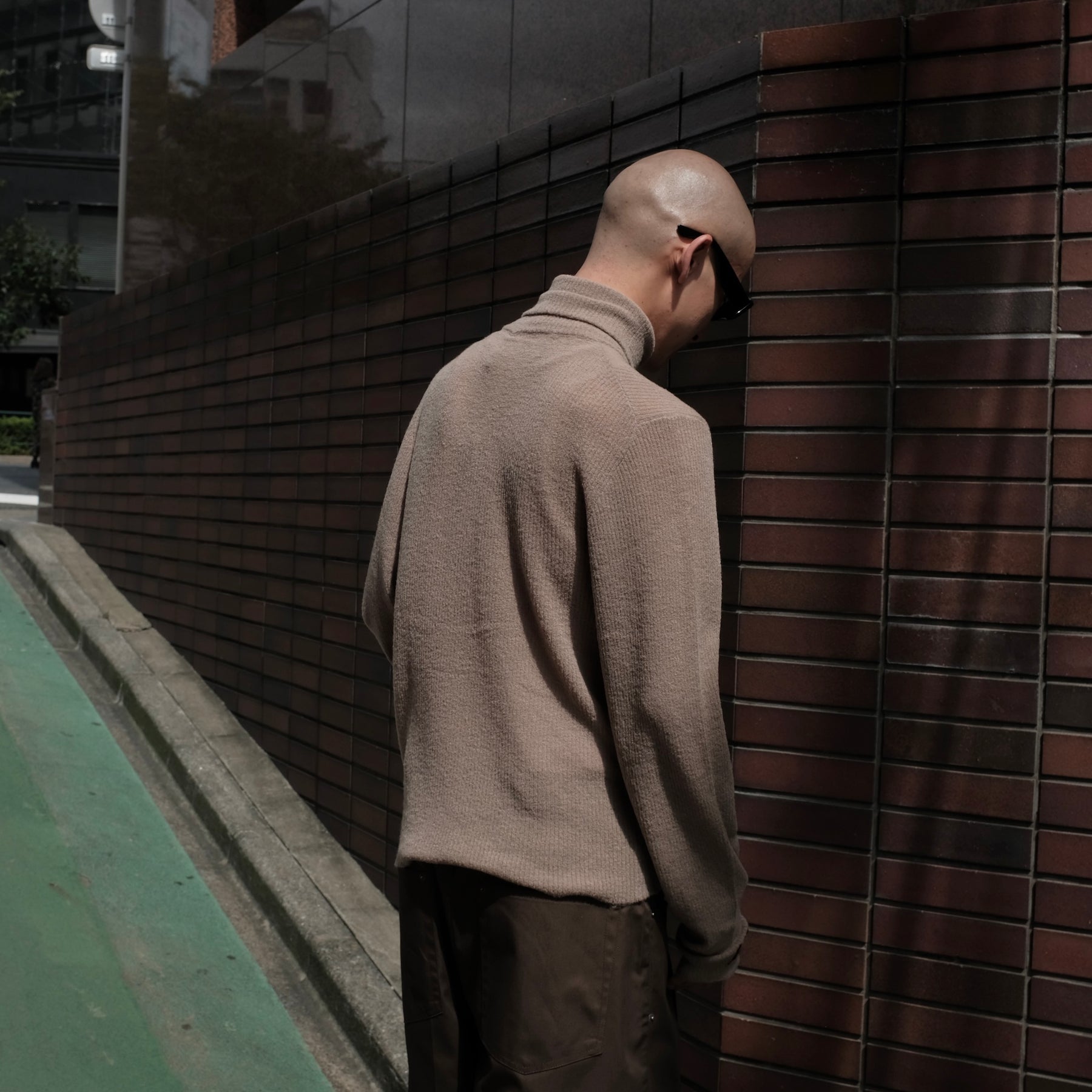 1313 SELAH / 1313 TURTLENECK RIB TAUPE