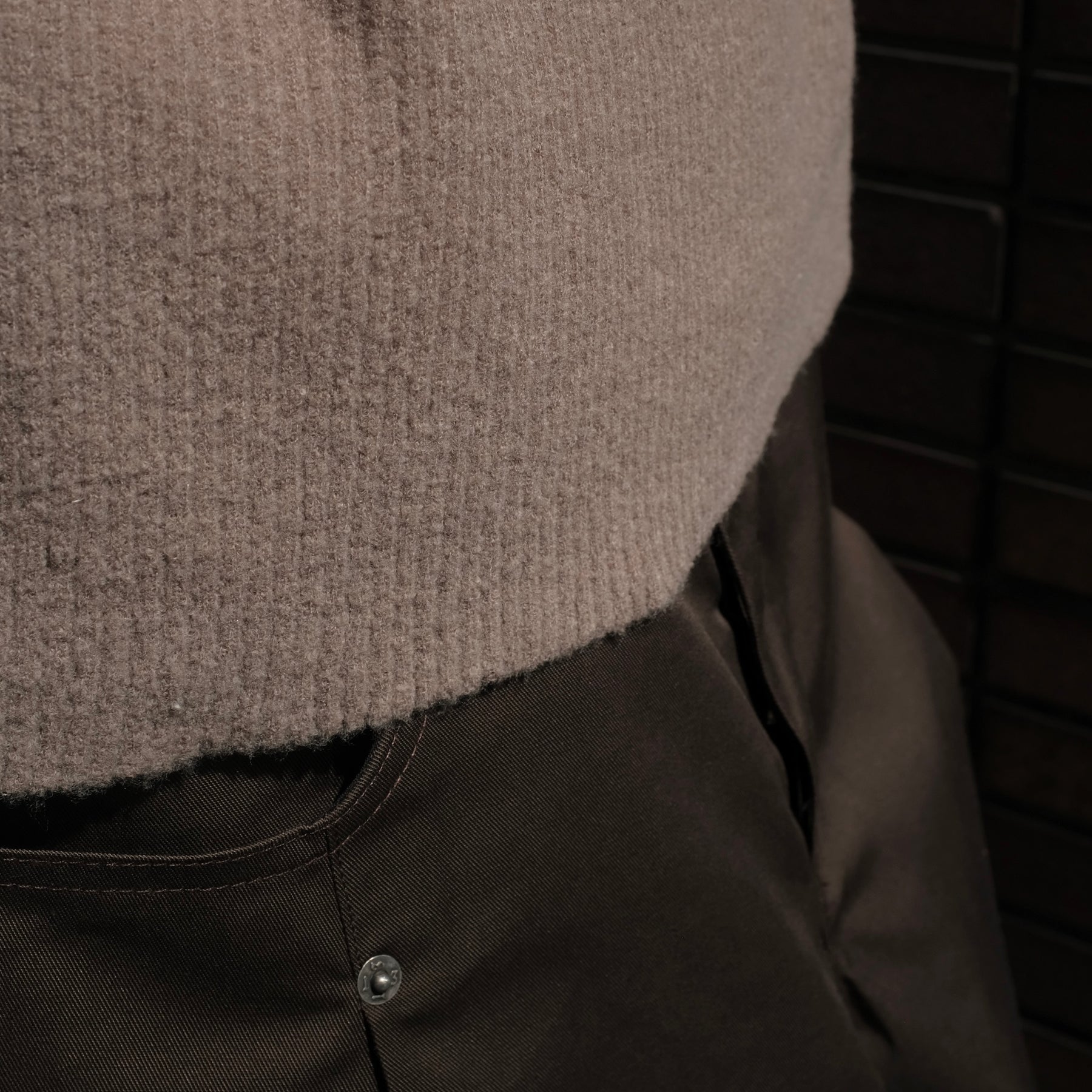 1313 SELAH / 1313 TURTLENECK RIB TAUPE