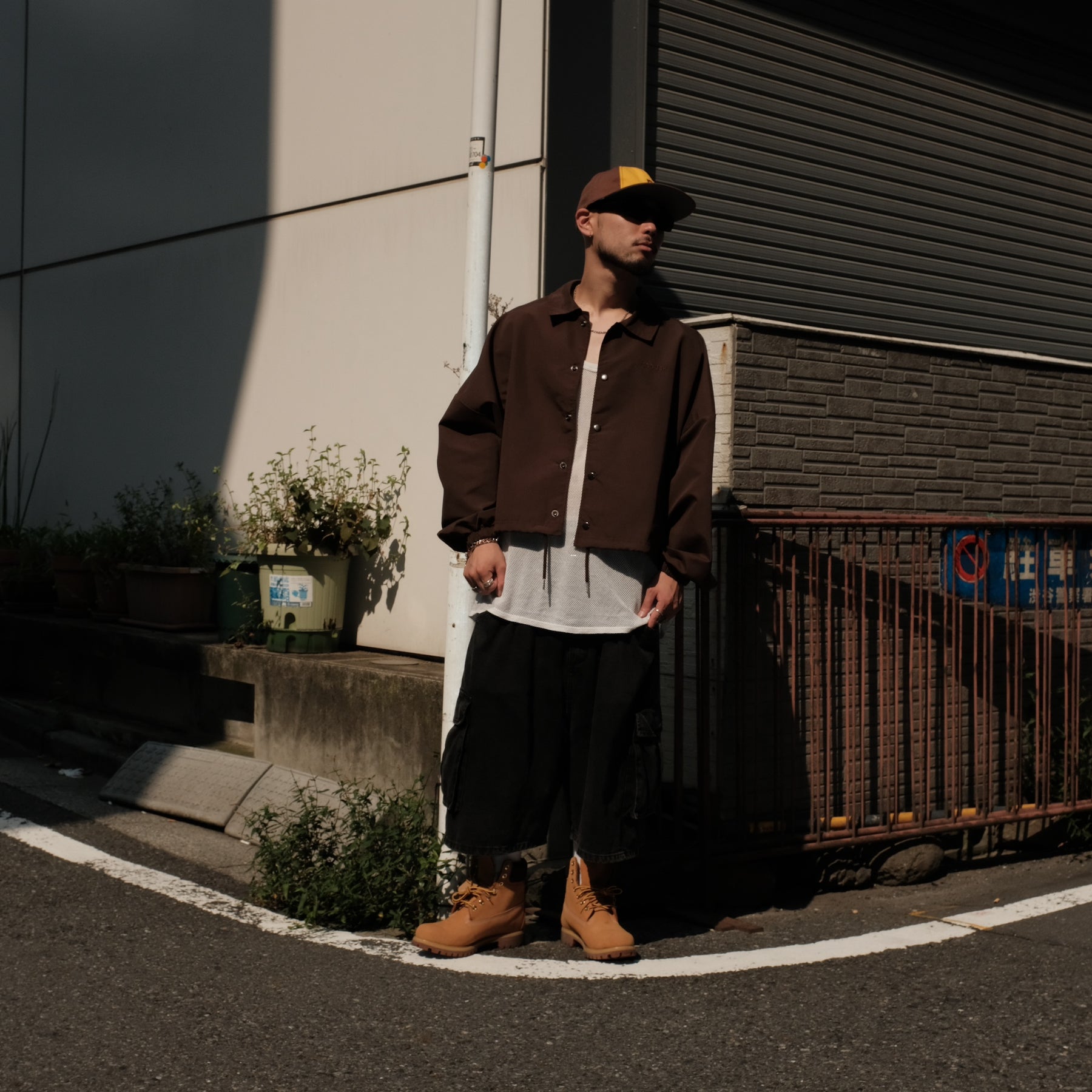 INTODUSK / OVERSIZED COACH BROWN