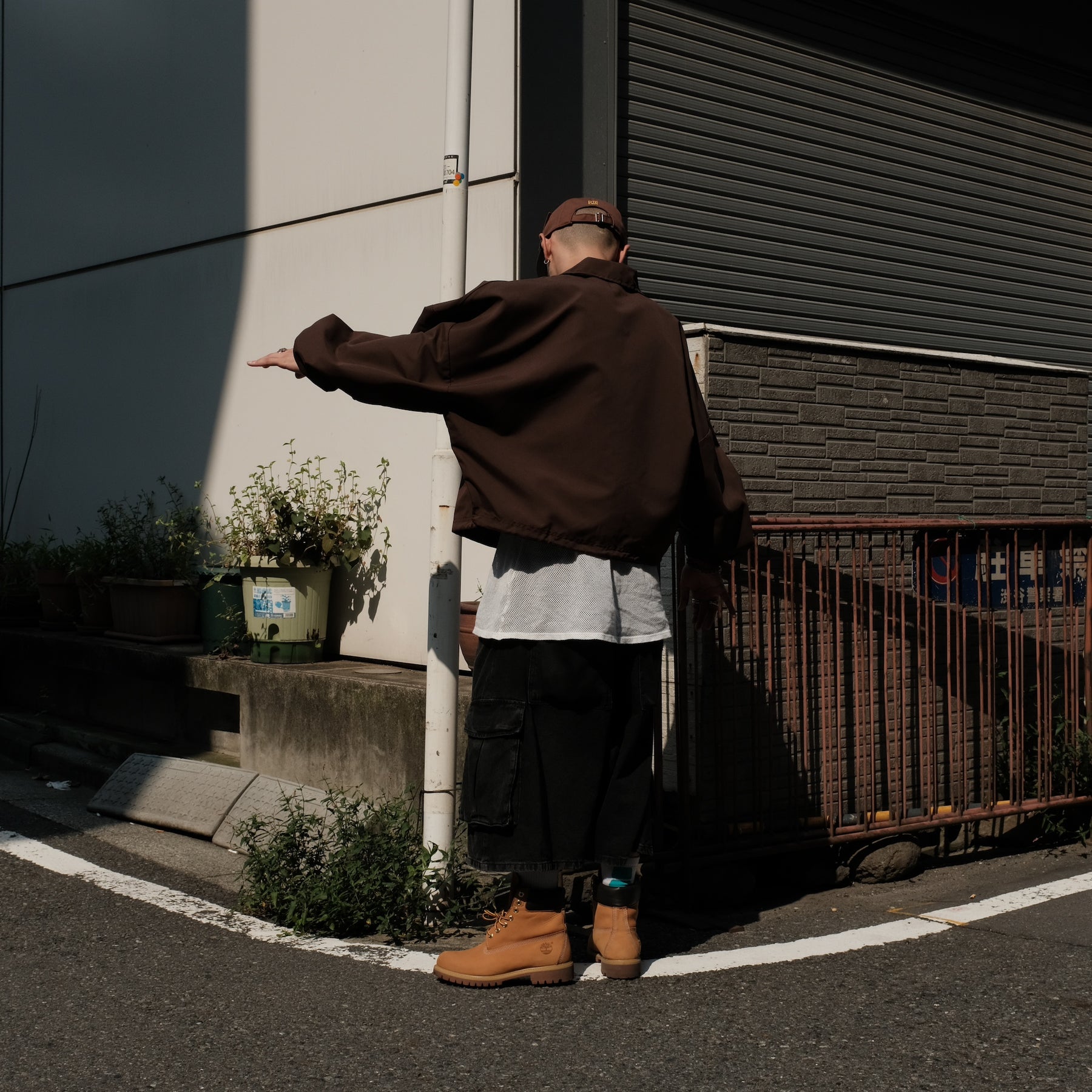 INTODUSK / OVERSIZED COACH BROWN