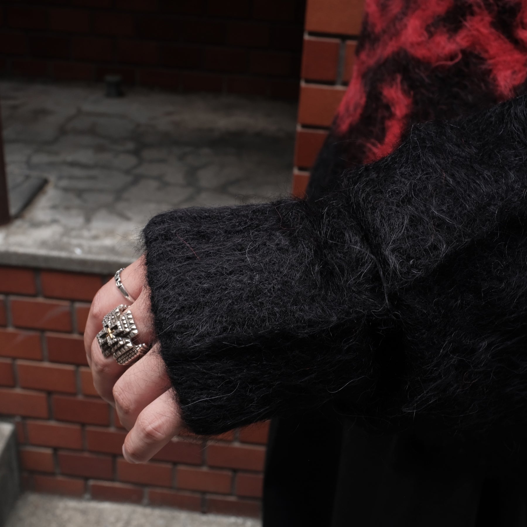 1313 SELAH / ROSE ALPACA CREWNECK BLACK
