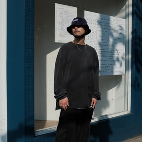 INTODUSK / OVERSIZED LS TEE CHEMICAL BLACK