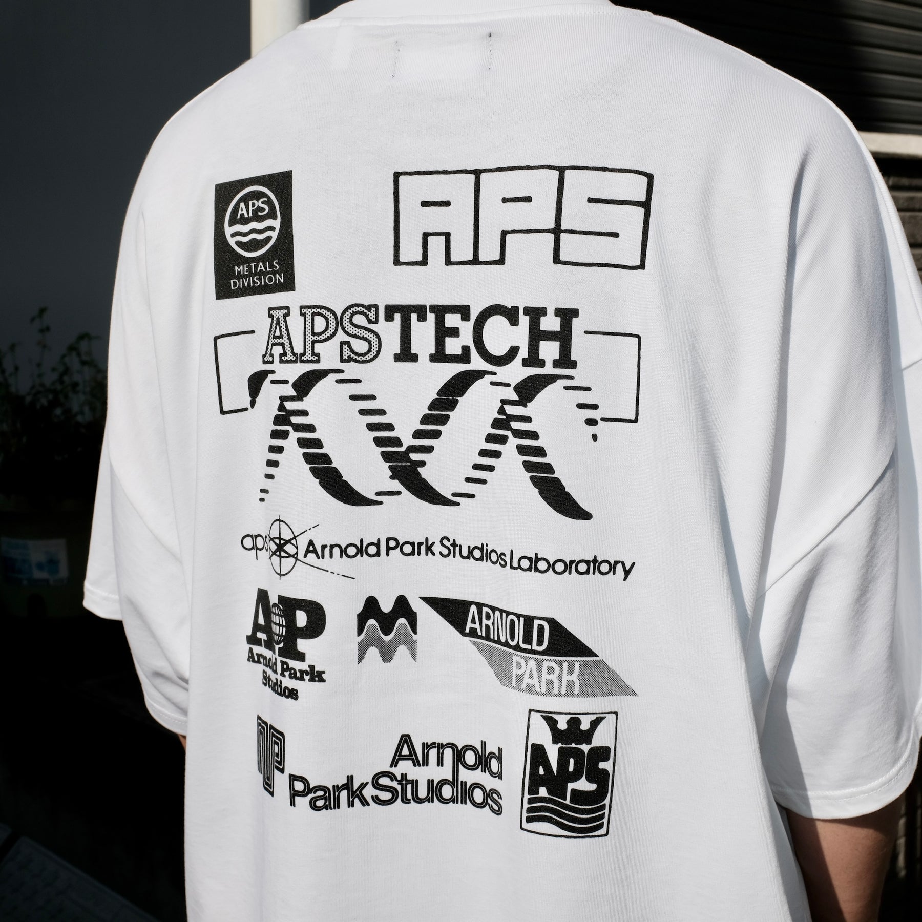 <span style="color: #f50b0b;">Last One</span> ARNOLD PARK STUDIOS / SCIENCE MULTI LOGO SS T WHITE