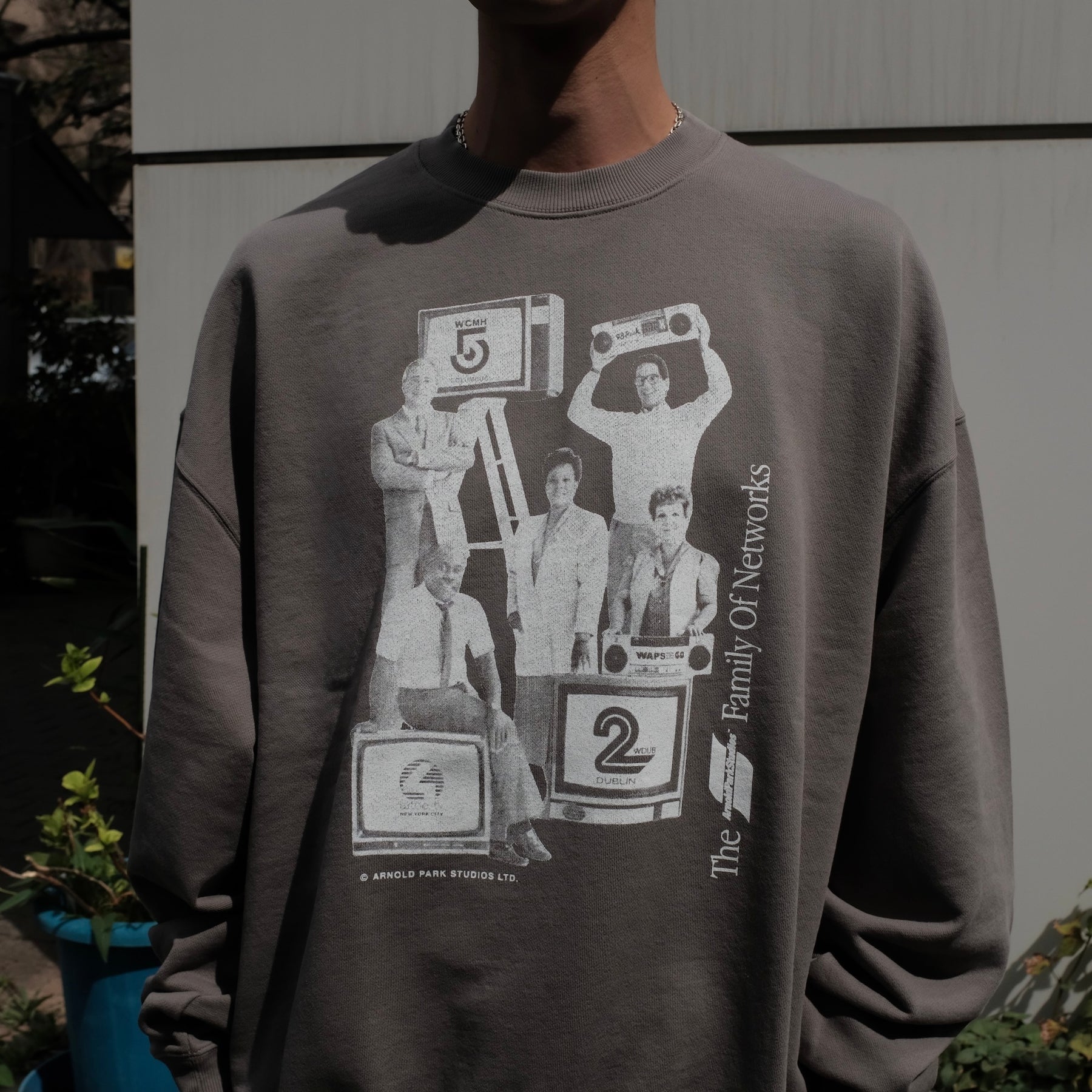 <span style="color: #f50b0b;">Last One</span> ARNOLD PARK STUDIOS / FAMILY OF NETWORK CREW PIGMENT GREY