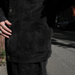 INTODUSK / TRUCKER DENIM JACKET WASHED BLACK