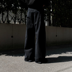 INTODUSK / OVER LAPPING PANTS SOLID BLACK