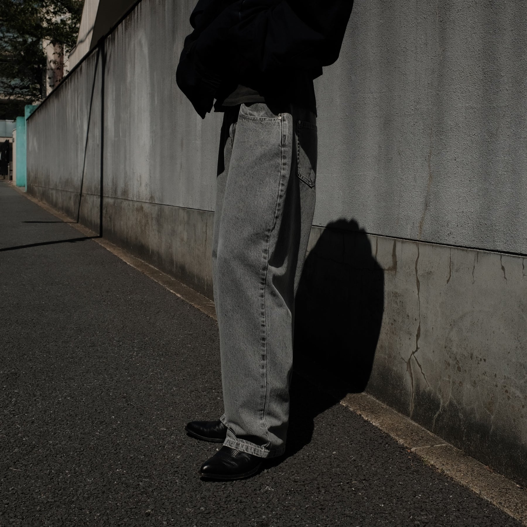 INTODUSK / LOOSE PANTS CHEMICAL WASHED INDIGO DENIM