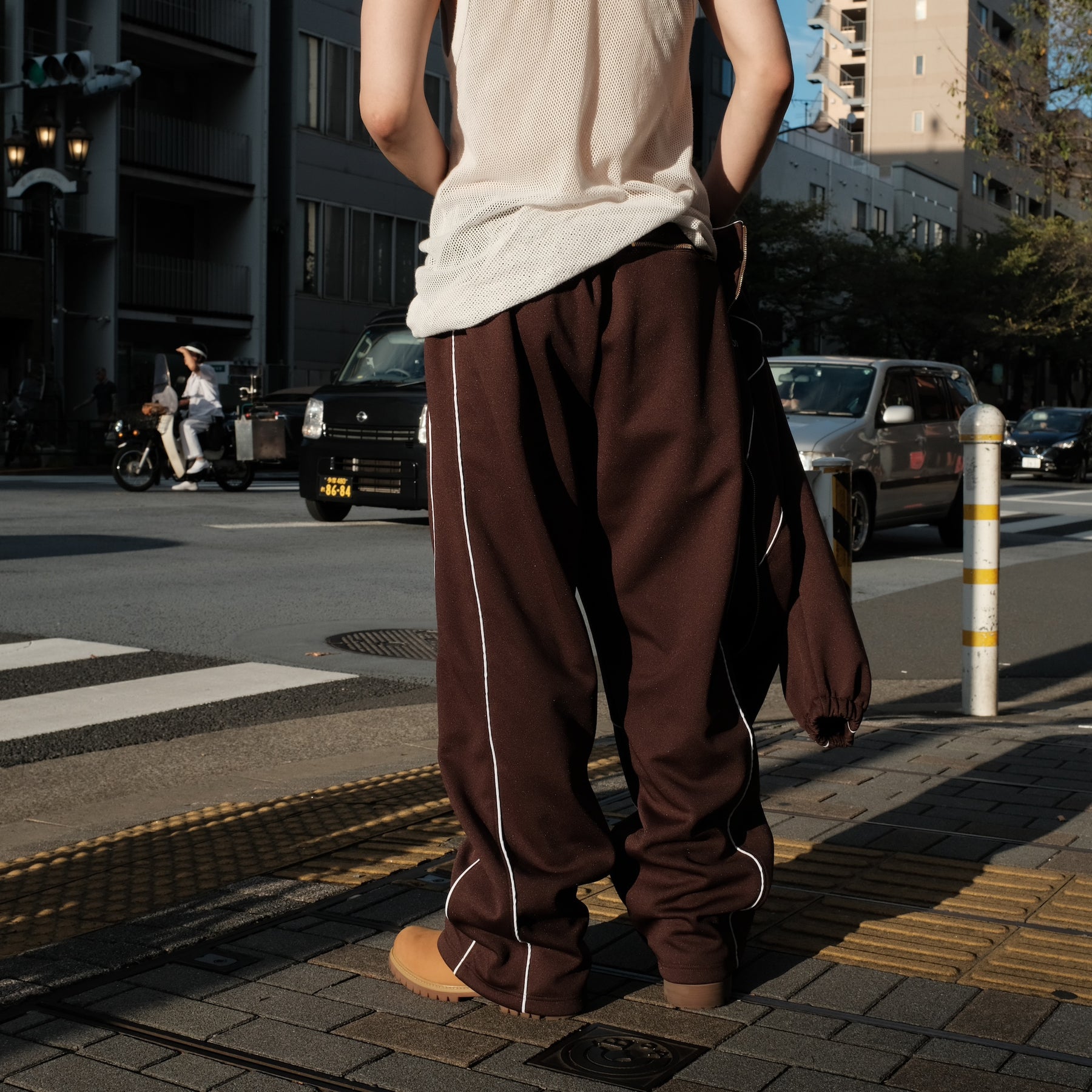 INTODUSK / TRACK PANTS CHOCOLATE BROWN