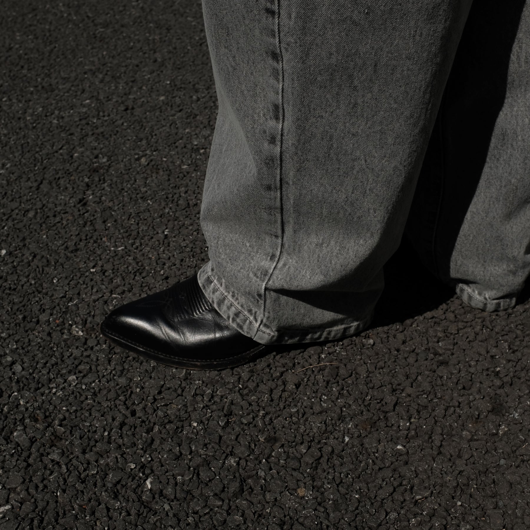 INTODUSK / LOOSE PANTS CHEMICAL WASHED INDIGO DENIM