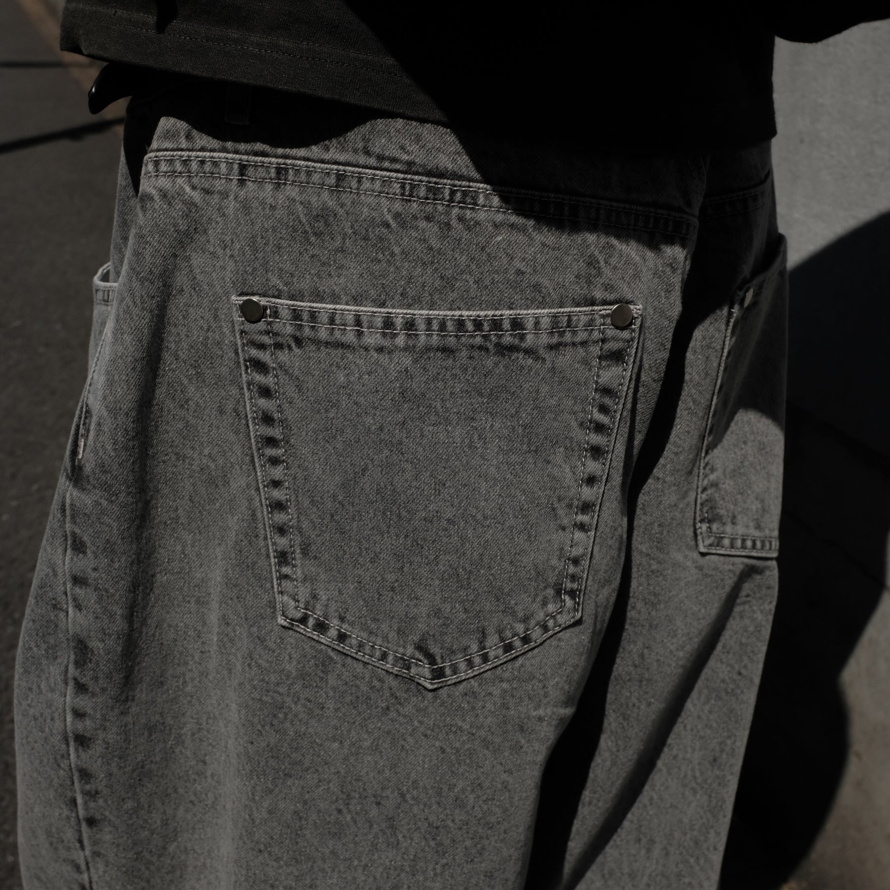 INTODUSK / LOOSE PANTS CHEMICAL WASHED INDIGO DENIM