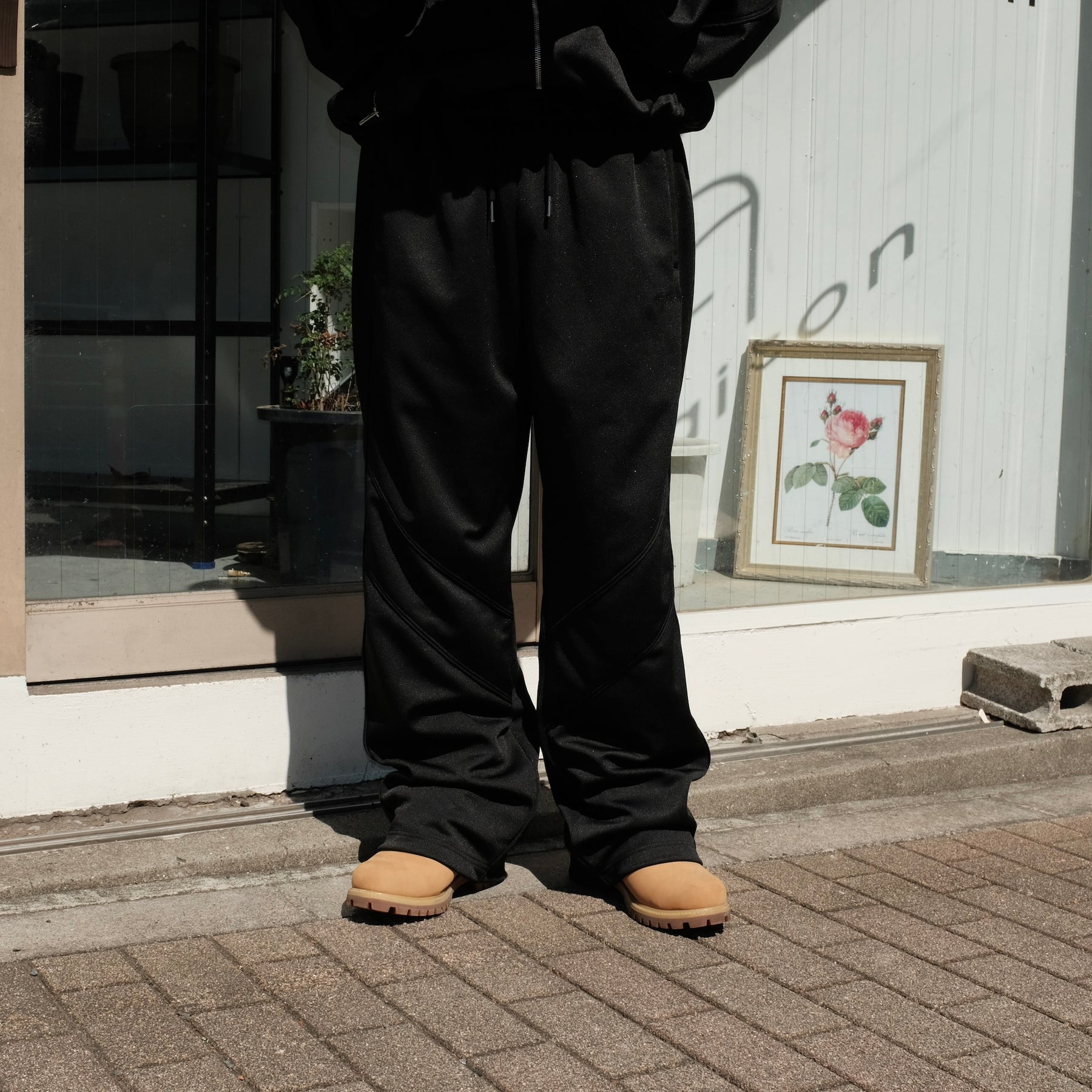 INTODUSK / TRACK PANTS BLACK