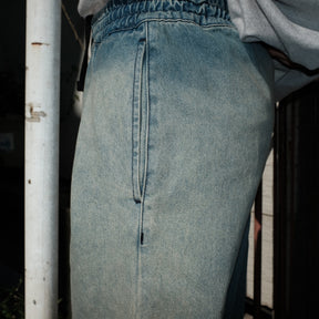 INTODUSK / EDGE DRAWSTRING PANT HARD WASH BLUE DENIM