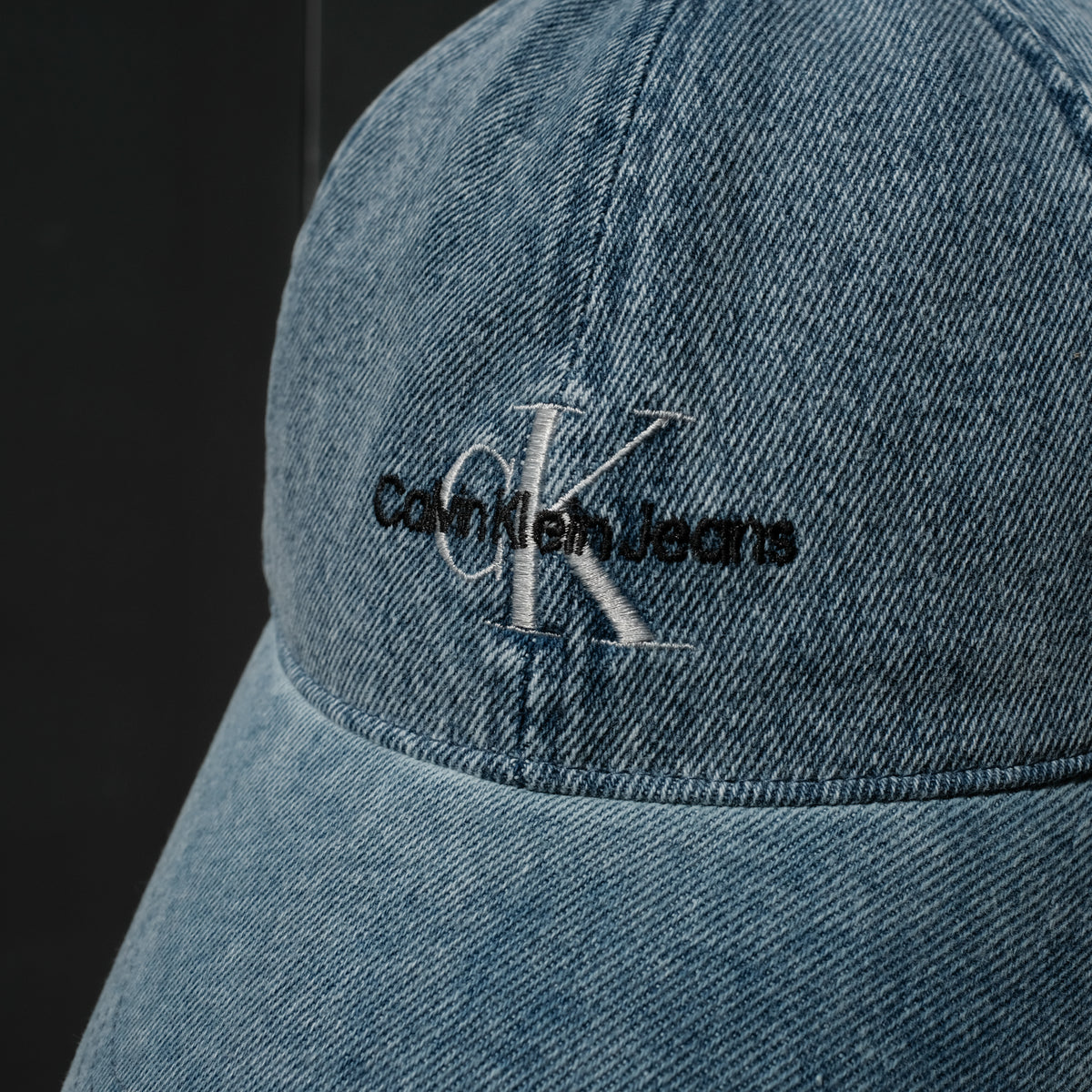 <span style="color: #f50b0b;">Last One</span> Calvin Klein Jeans / DENIM CAP