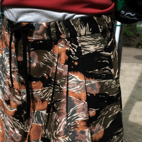 <span style="color: #f50b0b;">Last One</span> TEPPEI FURUYAMA / BREACH 3TAC WIDE CROPPED PANTS CAMO