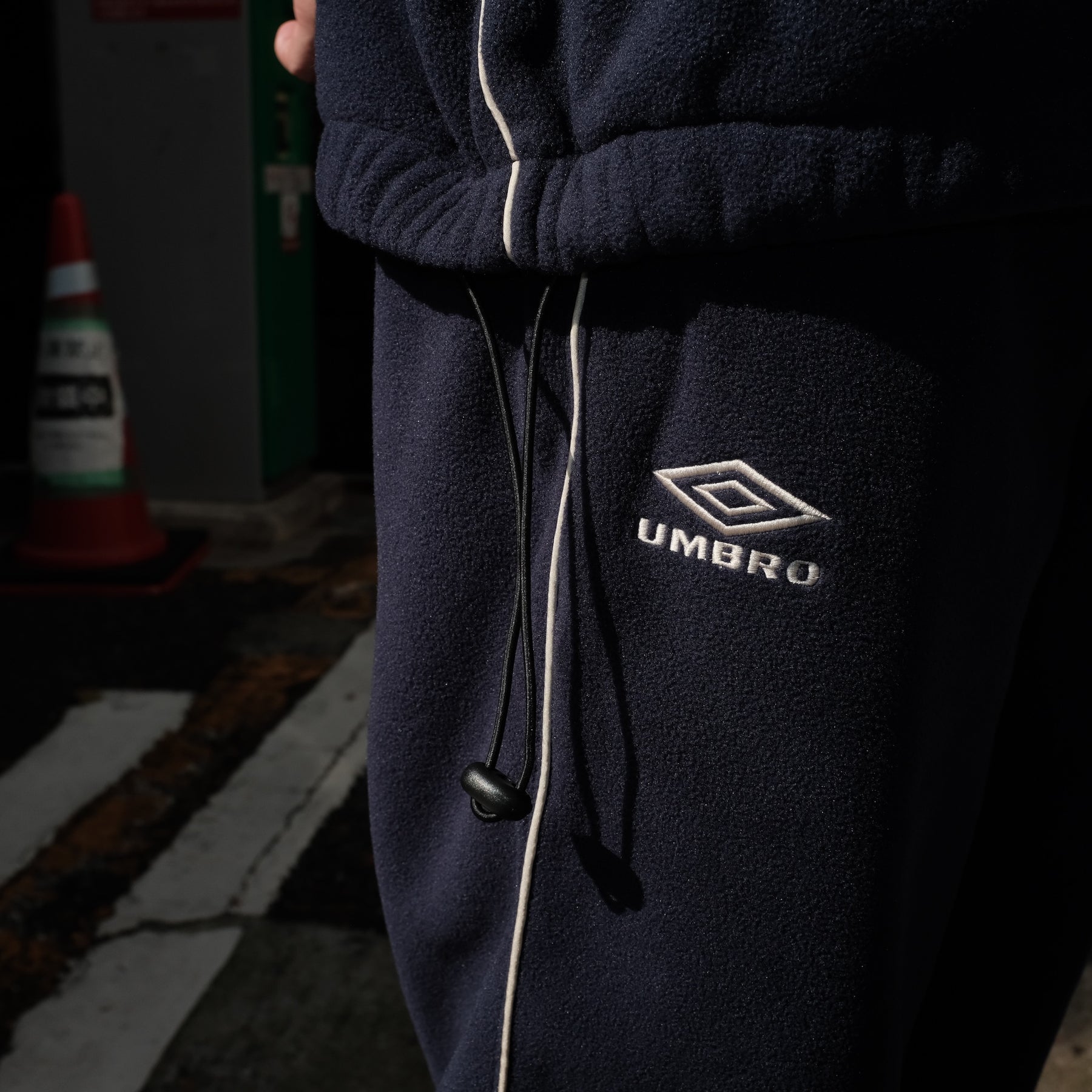 Grand Collection × UMBRO / MICRO FLEECE PANT NAVY