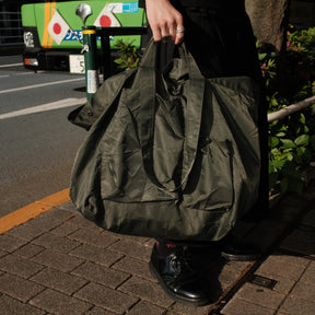 <span style="color: #f50b0b;">Last One</span> GREI. / TRI POCKET SLOUCHY TOTE PEWTER GREEN