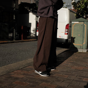 INTODUSK / EDGE DRAWSTRING PANT BROWN