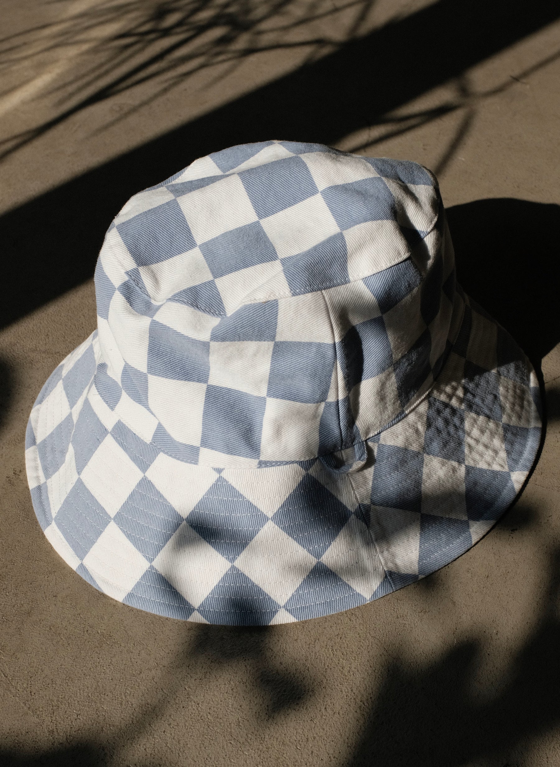 <span style="color: #f50b0b;">Last One</span> GREI. / WIDE BRIM BUCKET HAT SKY