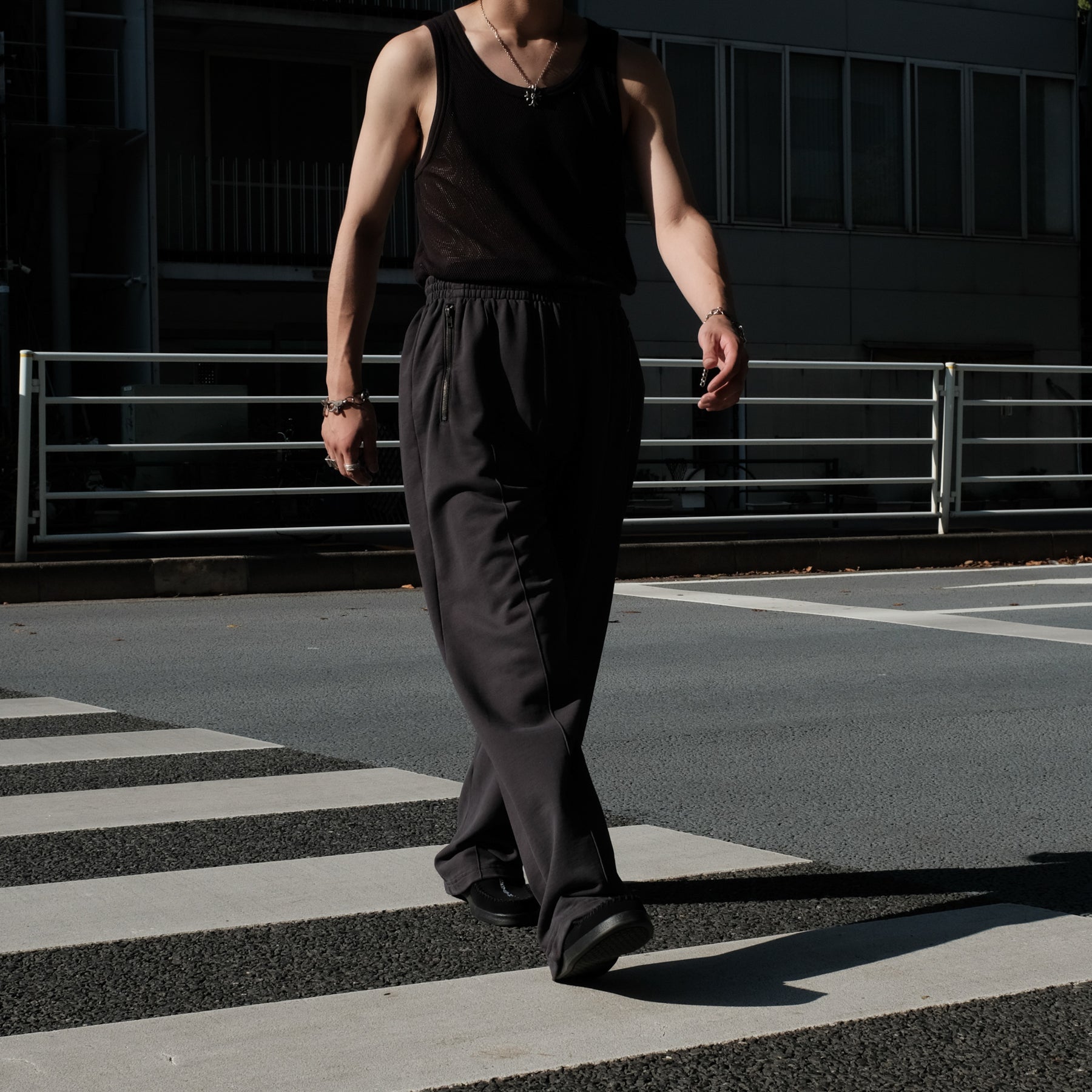 WILLY CHAVARRIA / PINTUCK SWEAT PANTS CHEMICAL BLACK